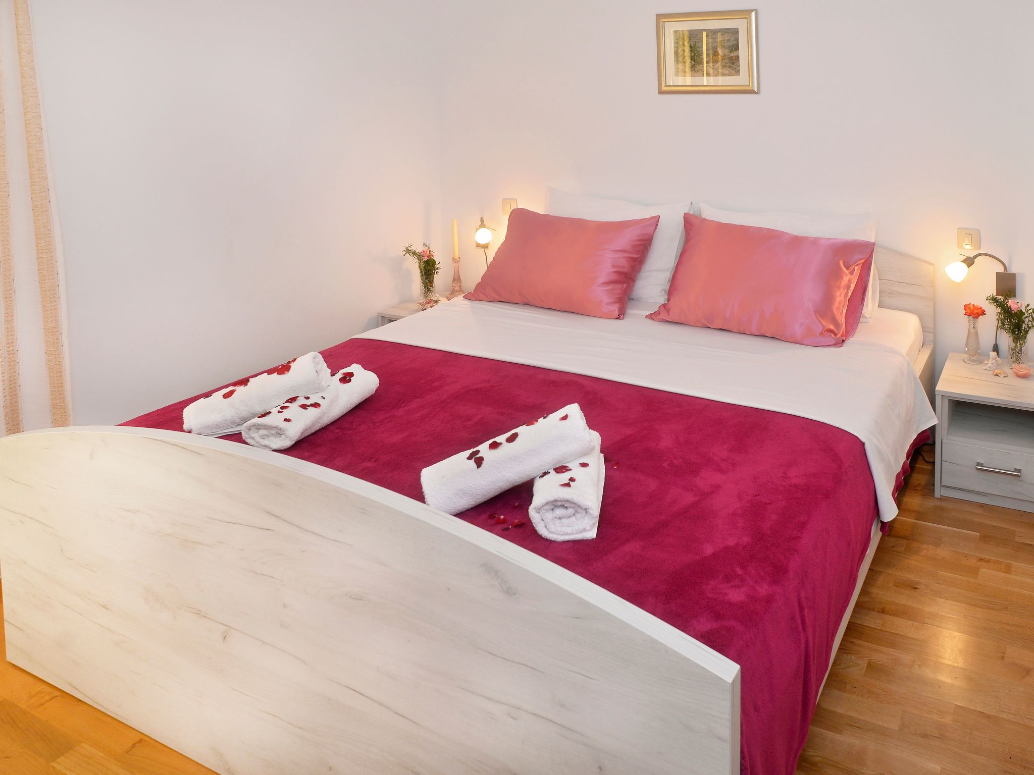 In Kastel Sucurac mit Parkplatz-Drinnen