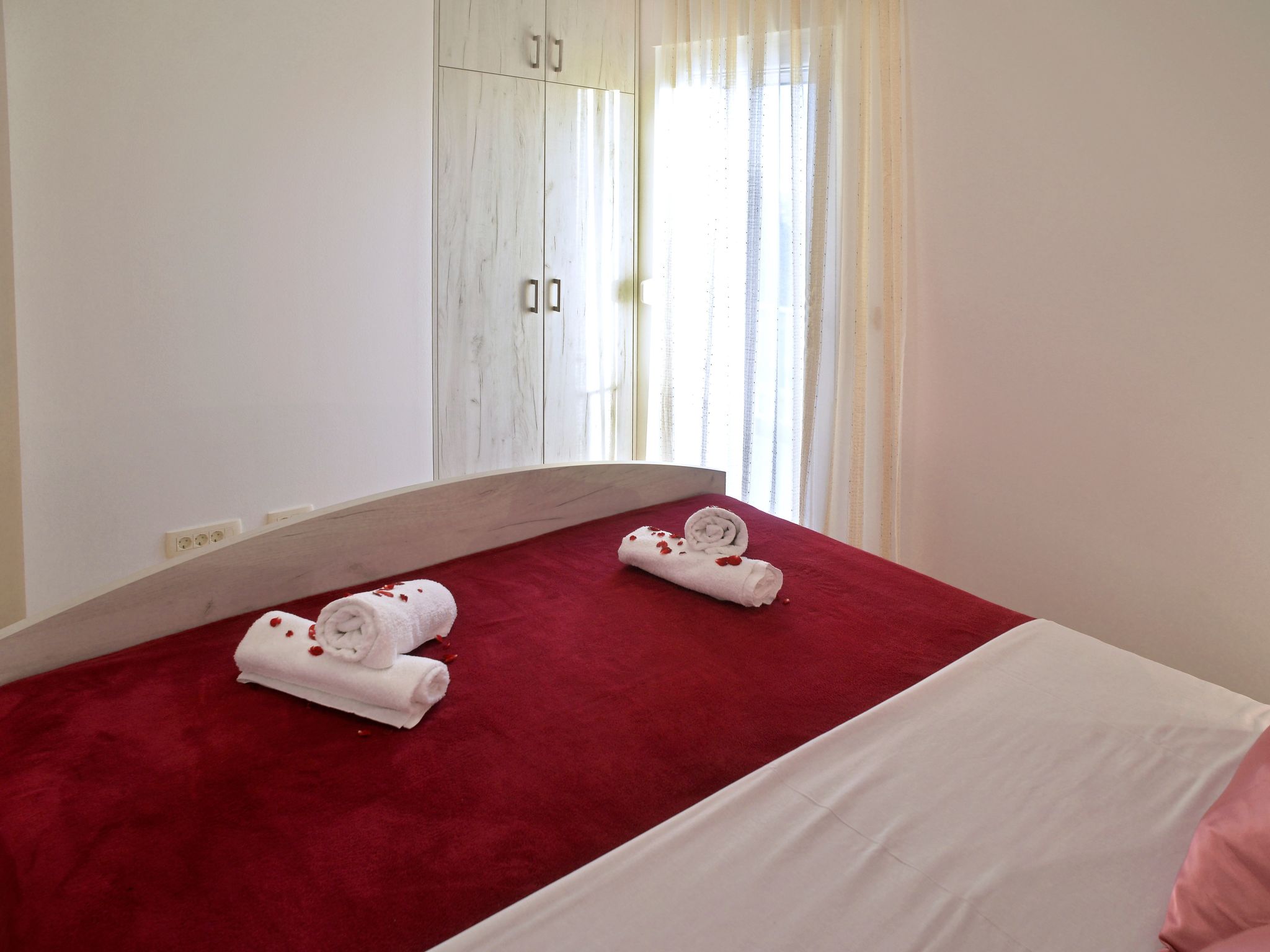 In Kastel Sucurac mit Parkplatz-Drinnen