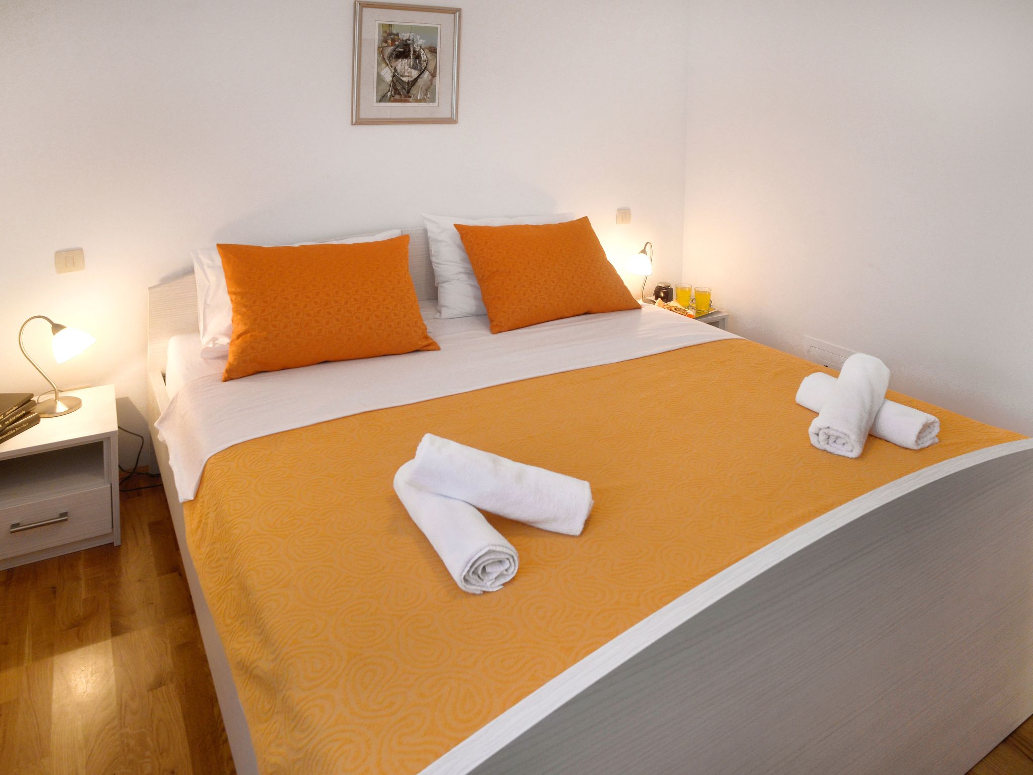 In Kastel Sucurac mit Parkplatz-Drinnen