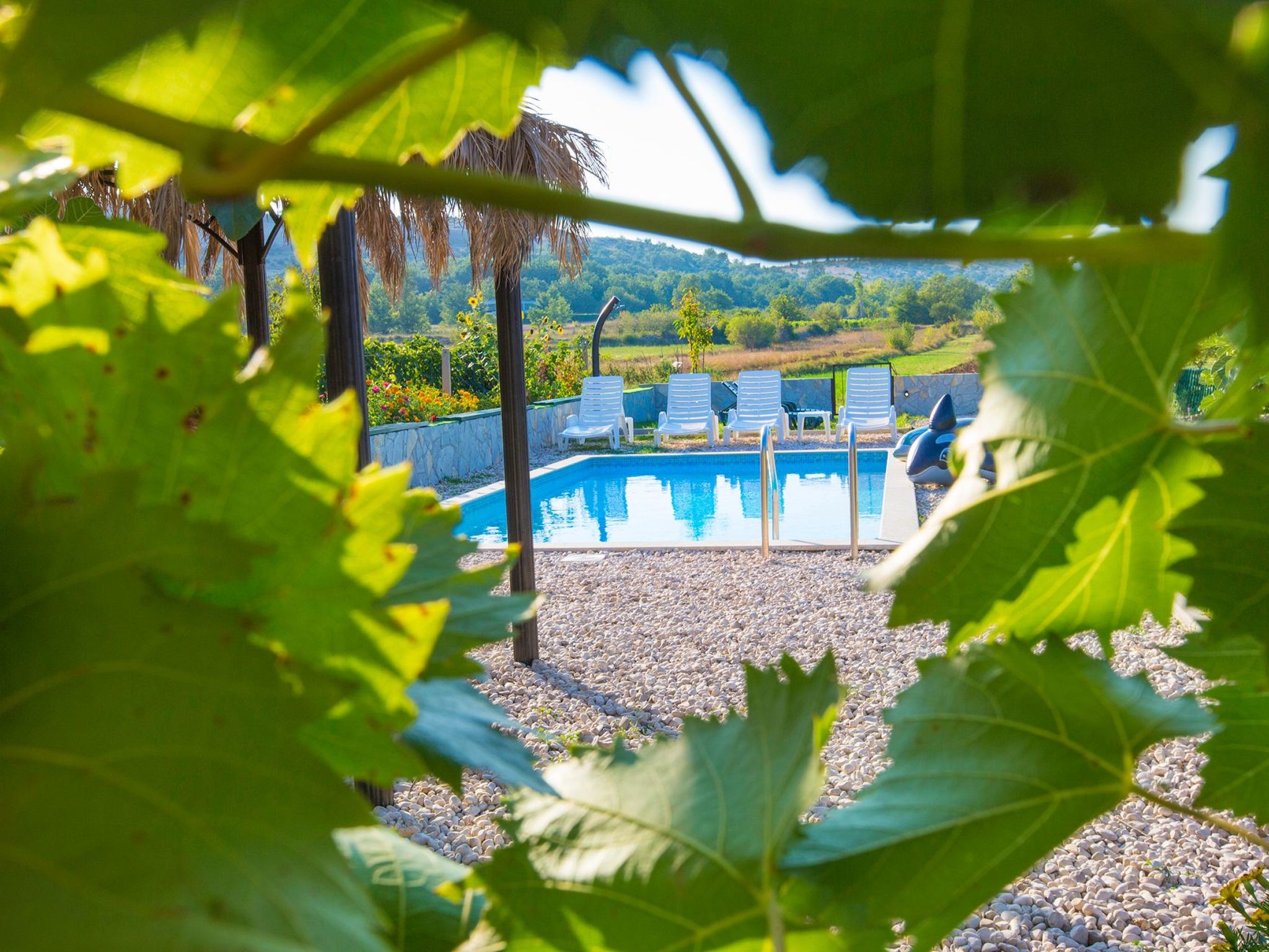 Villa "Sonnenblume" mit eigenem Garten und Grill-Drinnen