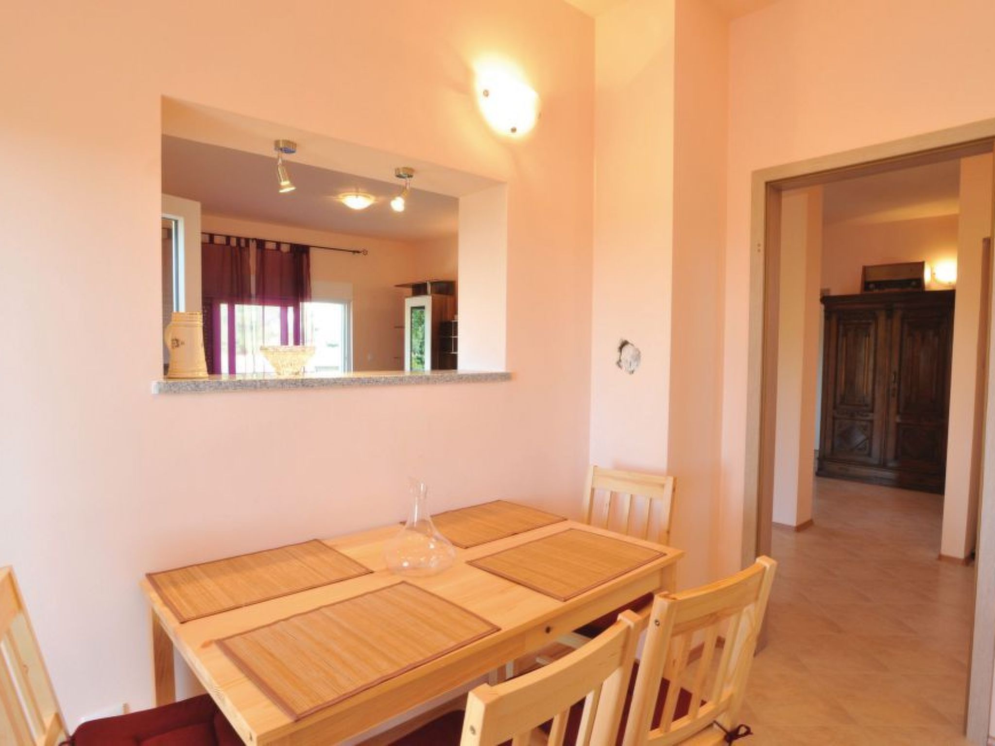 Villa "Sonnenblume" mit eigenem Garten und Grill-Drinnen