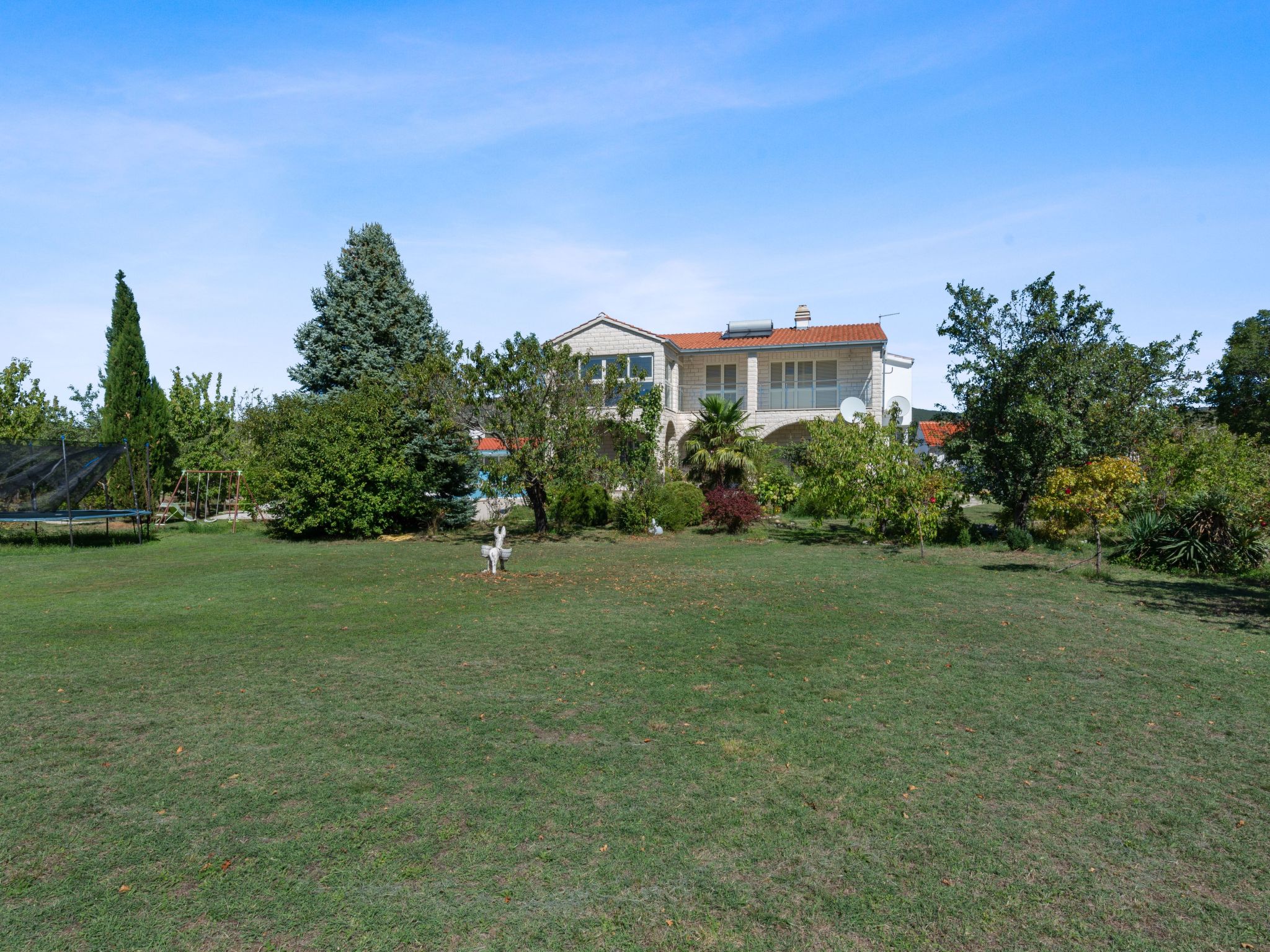 Villa Almas mit Schwimmbad, Fitnessraum, Tennisplatz-Drinnen