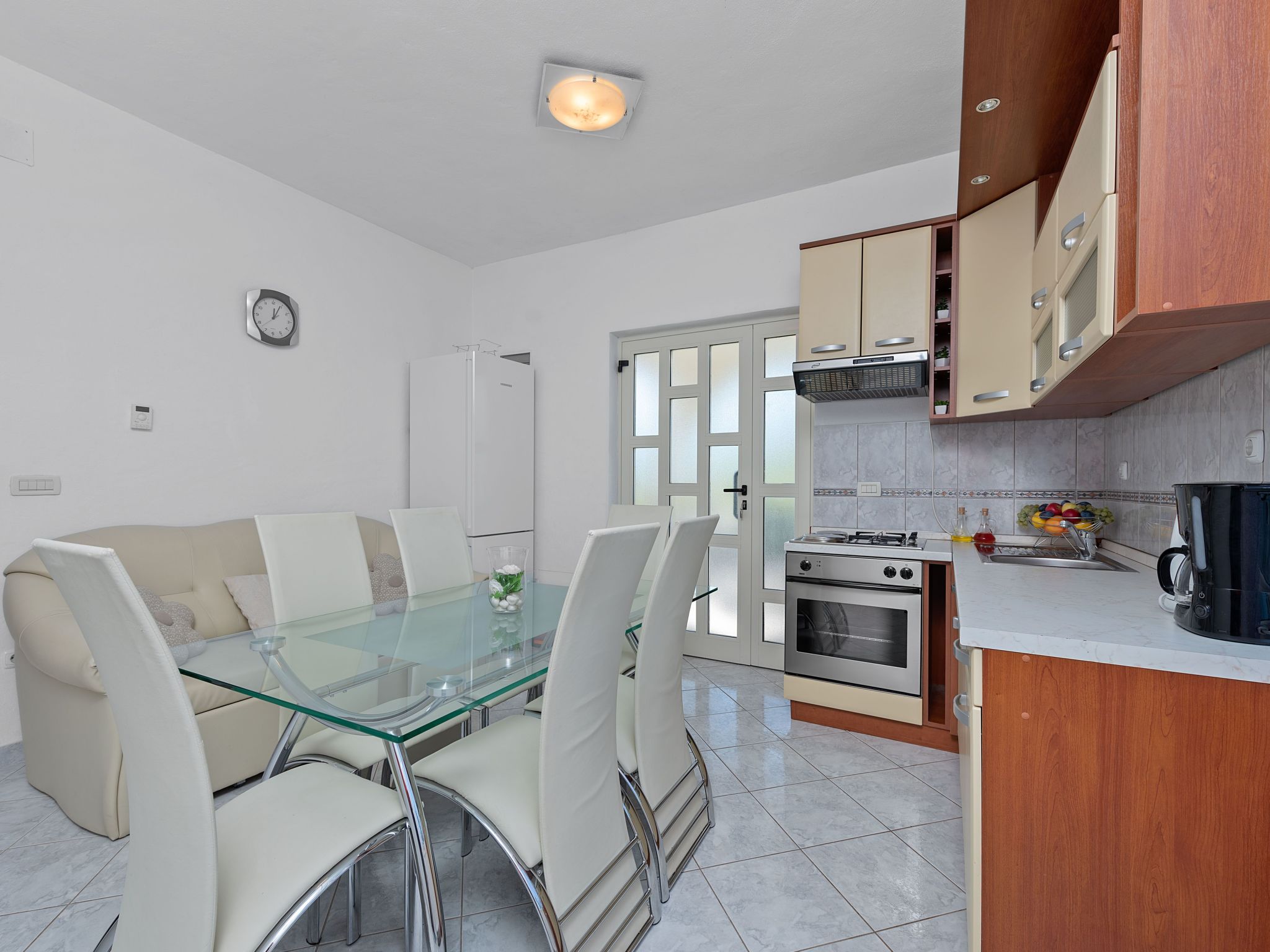 Villa Almas mit Schwimmbad, Fitnessraum, Tennisplatz-Drinnen