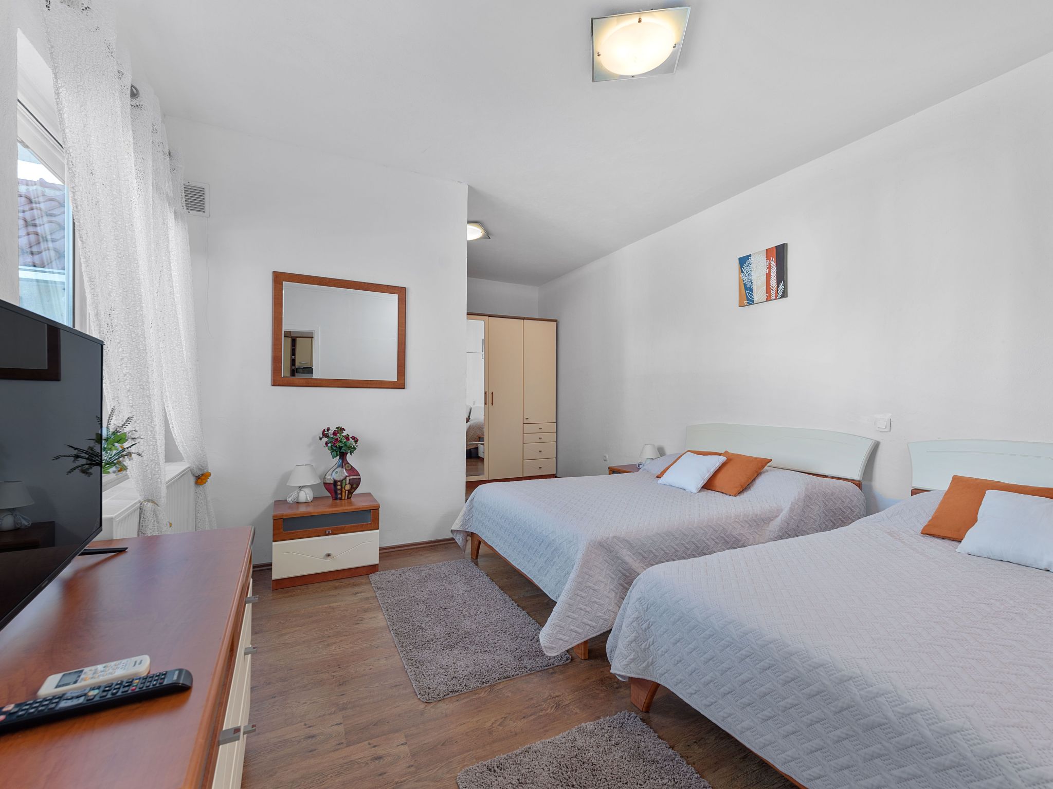 Villa Almas mit Schwimmbad, Fitnessraum, Tennisplatz-Drinnen