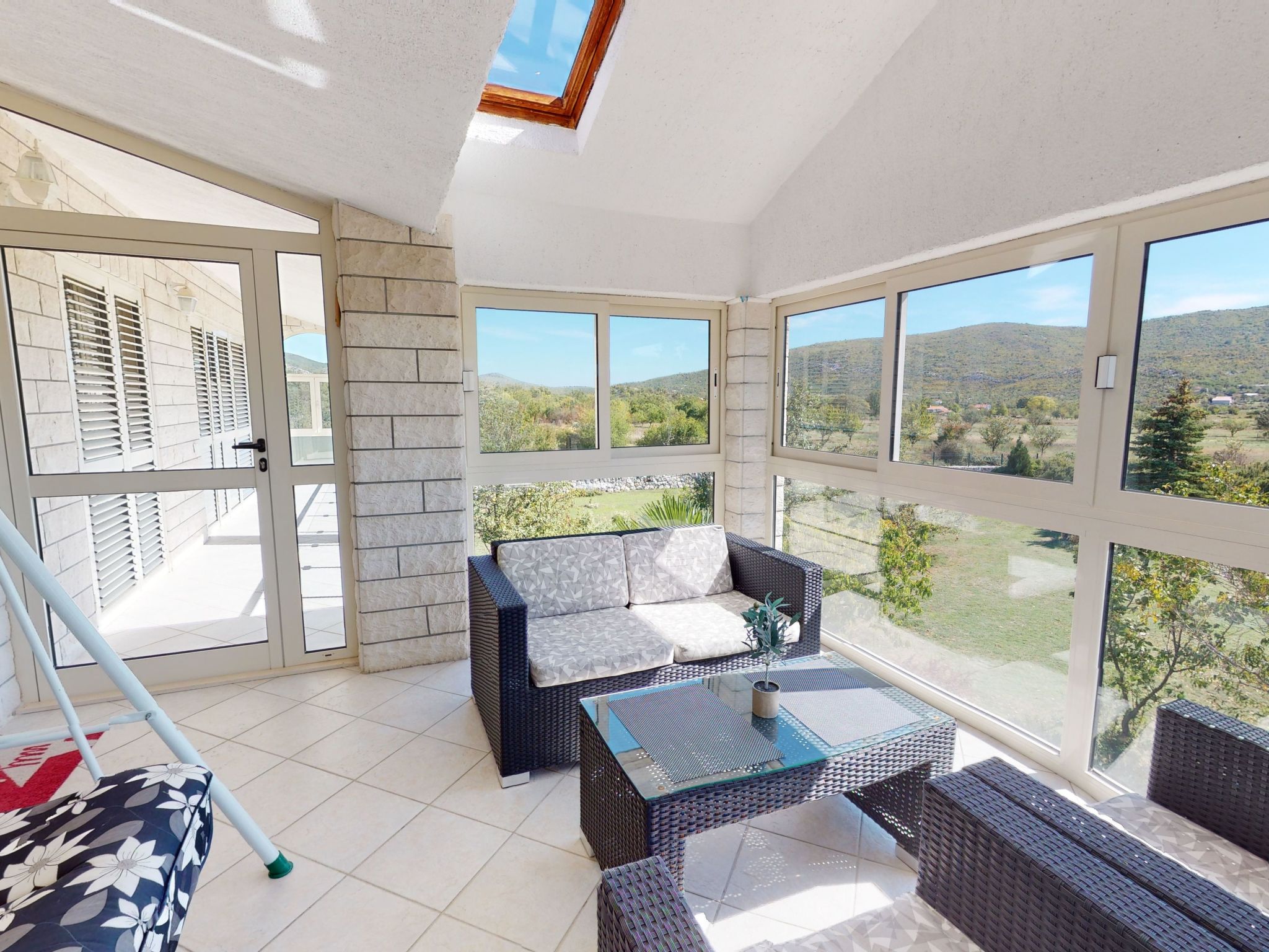 Anwesen "Villa Almas, Sauna, Fitnessraum, Multisport-Binnen