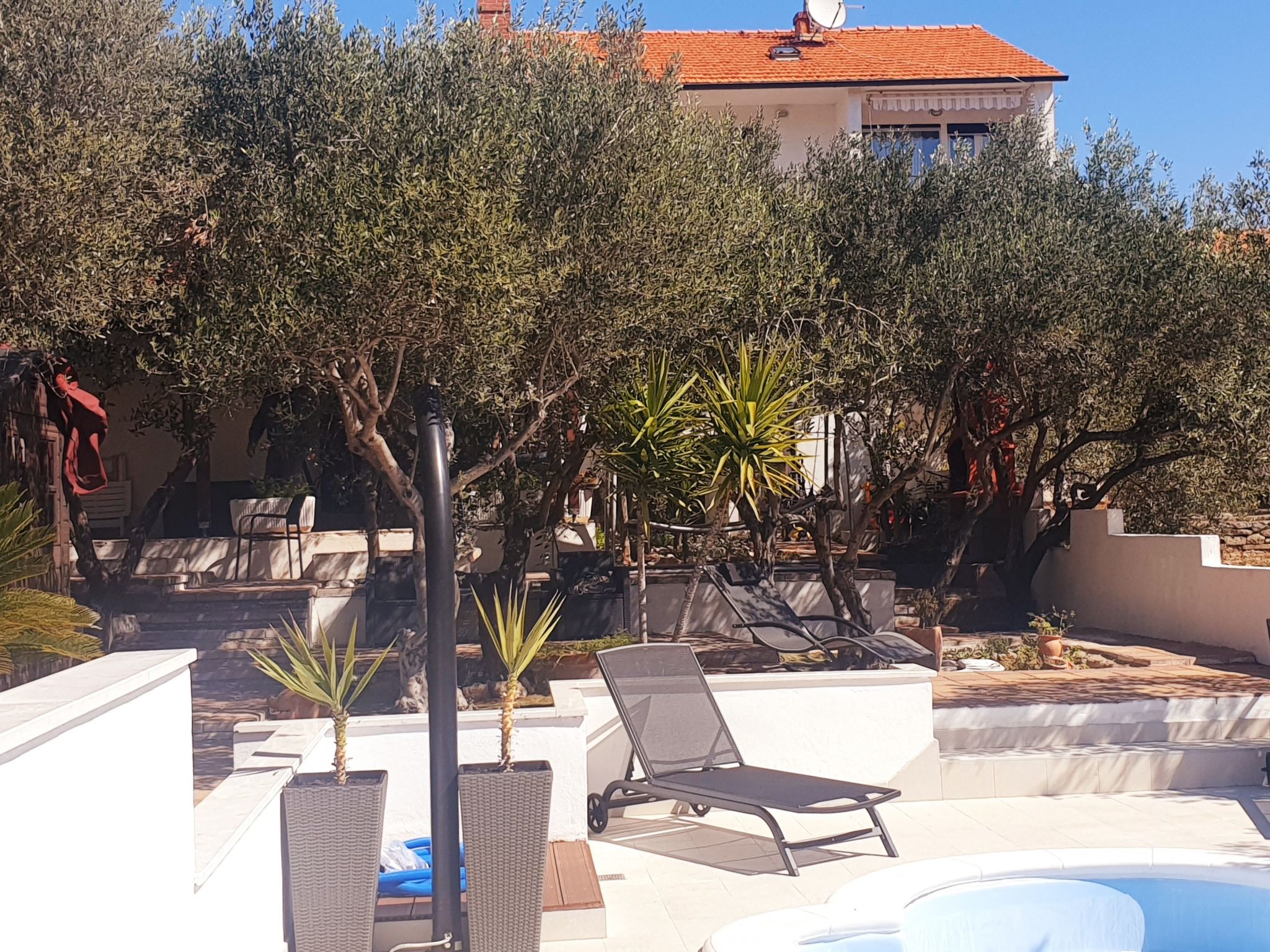 Komplex Oliva mit Pool und großem Garten-Drinnen