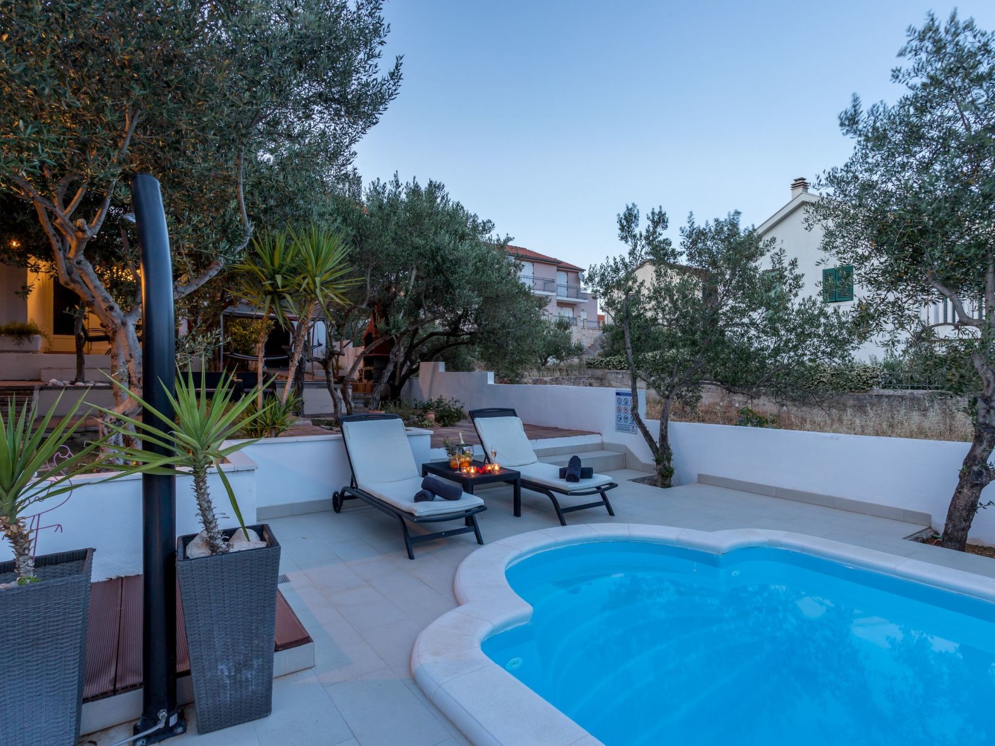 Komplex Oliva mit Pool und großem Garten-Drinnen