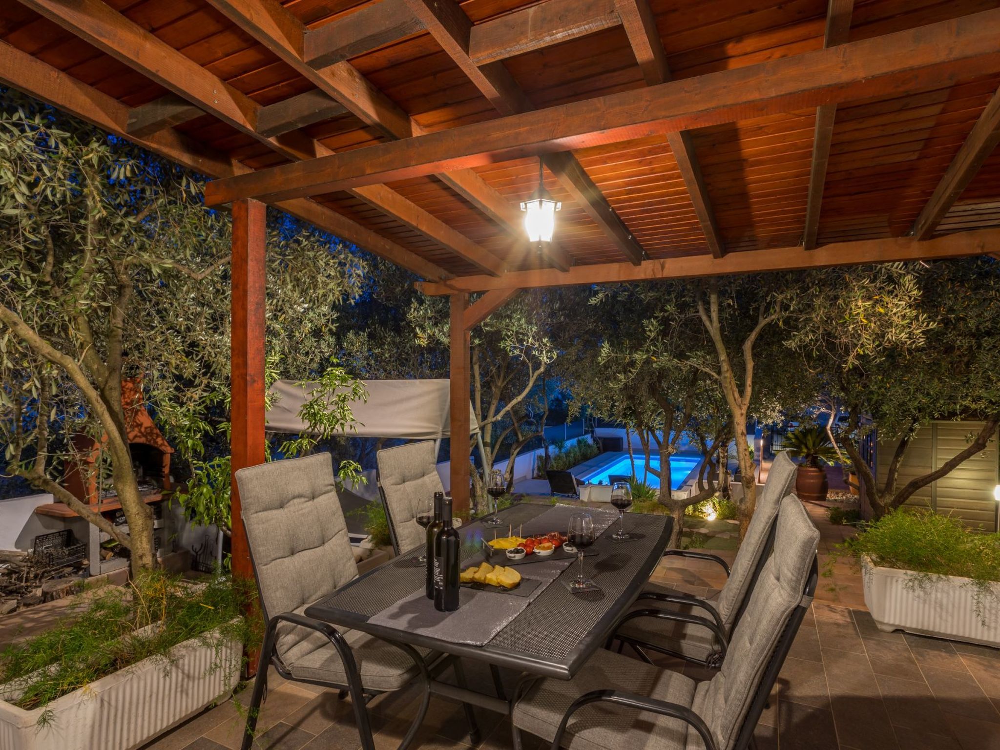 Komplex Oliva mit Pool und großem Garten-Drinnen