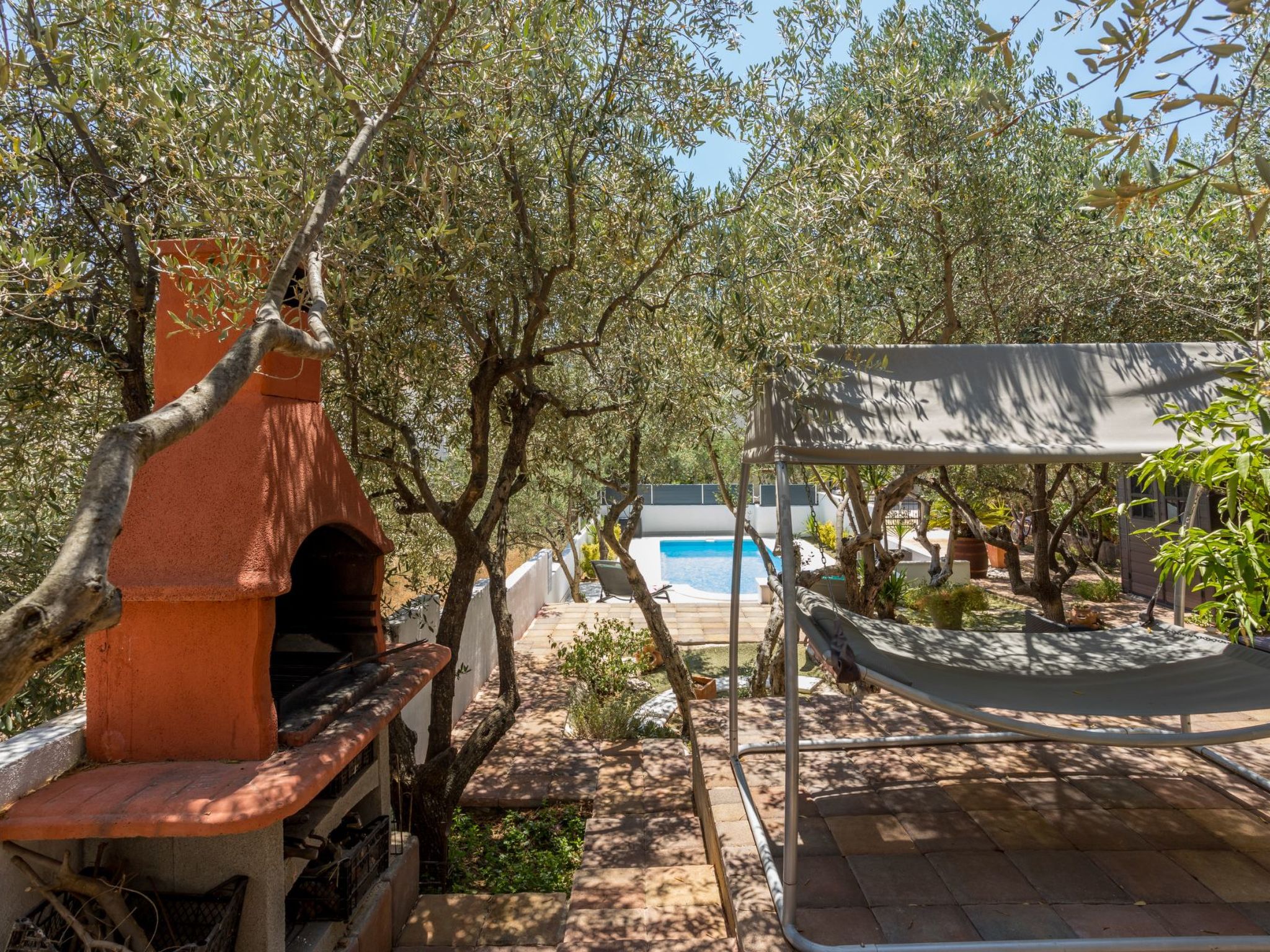 Komplex Oliva mit Pool und großem Garten-Drinnen