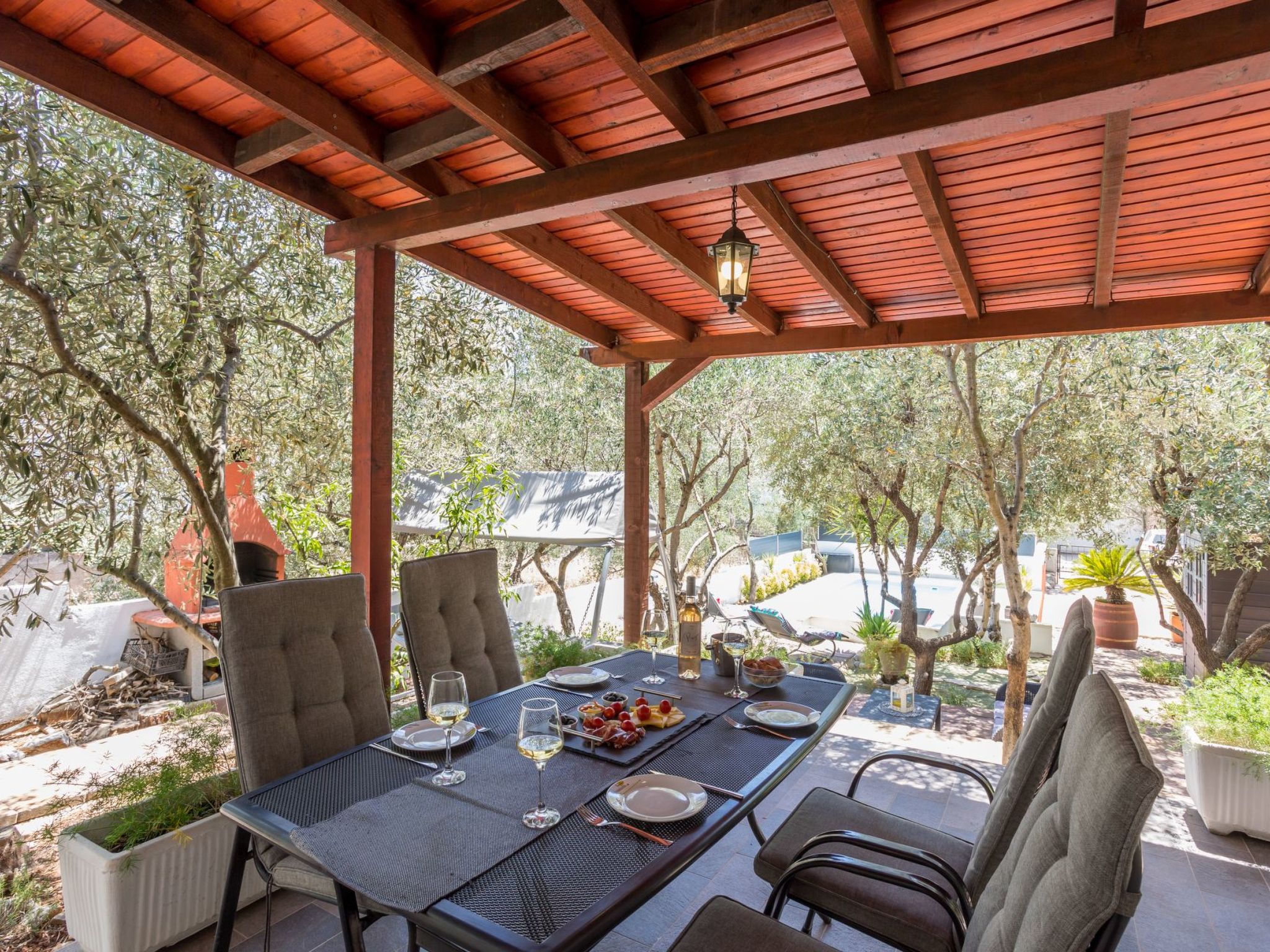 Komplex Oliva mit Pool und großem Garten-Drinnen