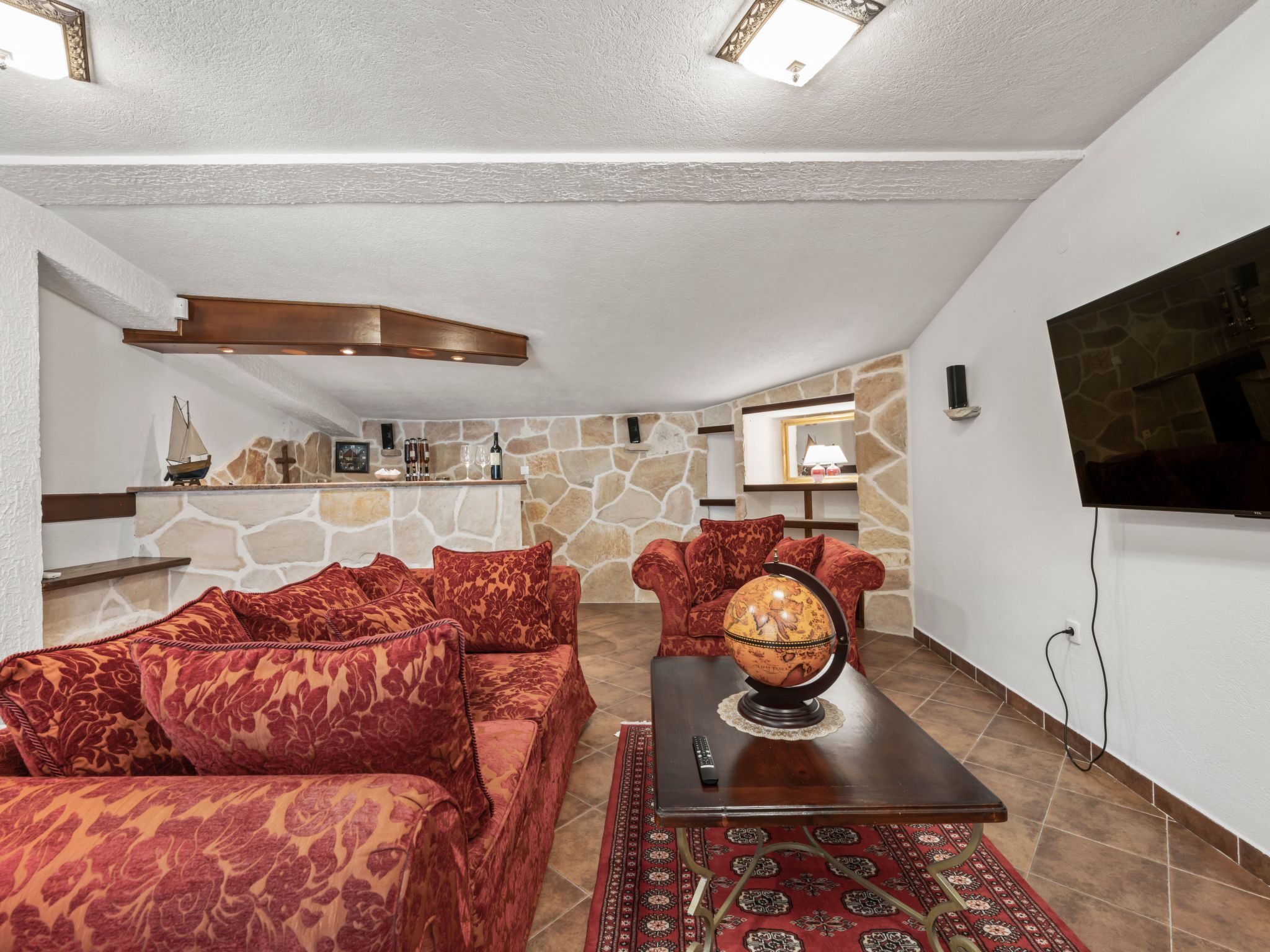 Villa Anna Varos-Image-tags.info