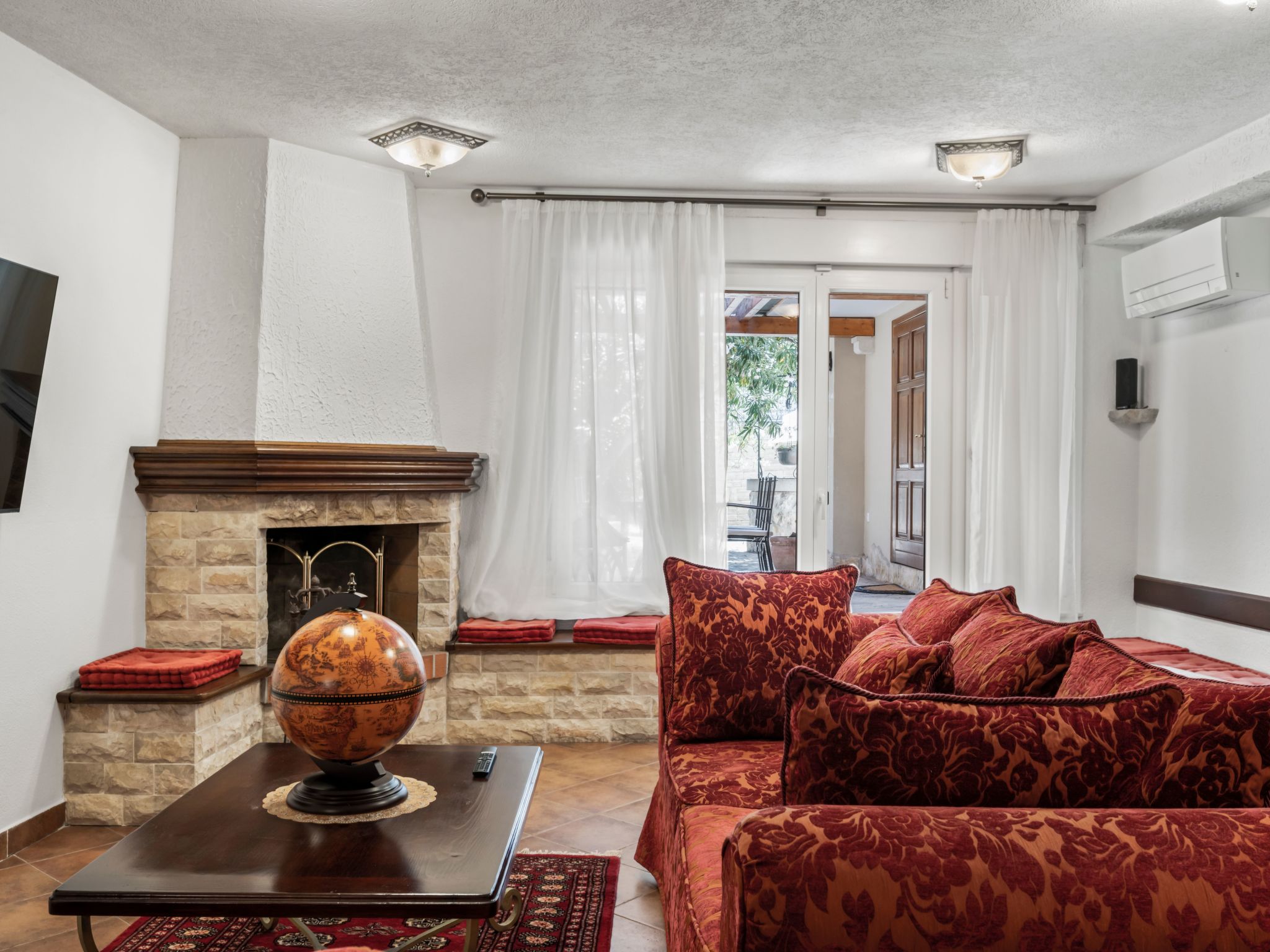 Villa Anna Varos-Image-tags.info