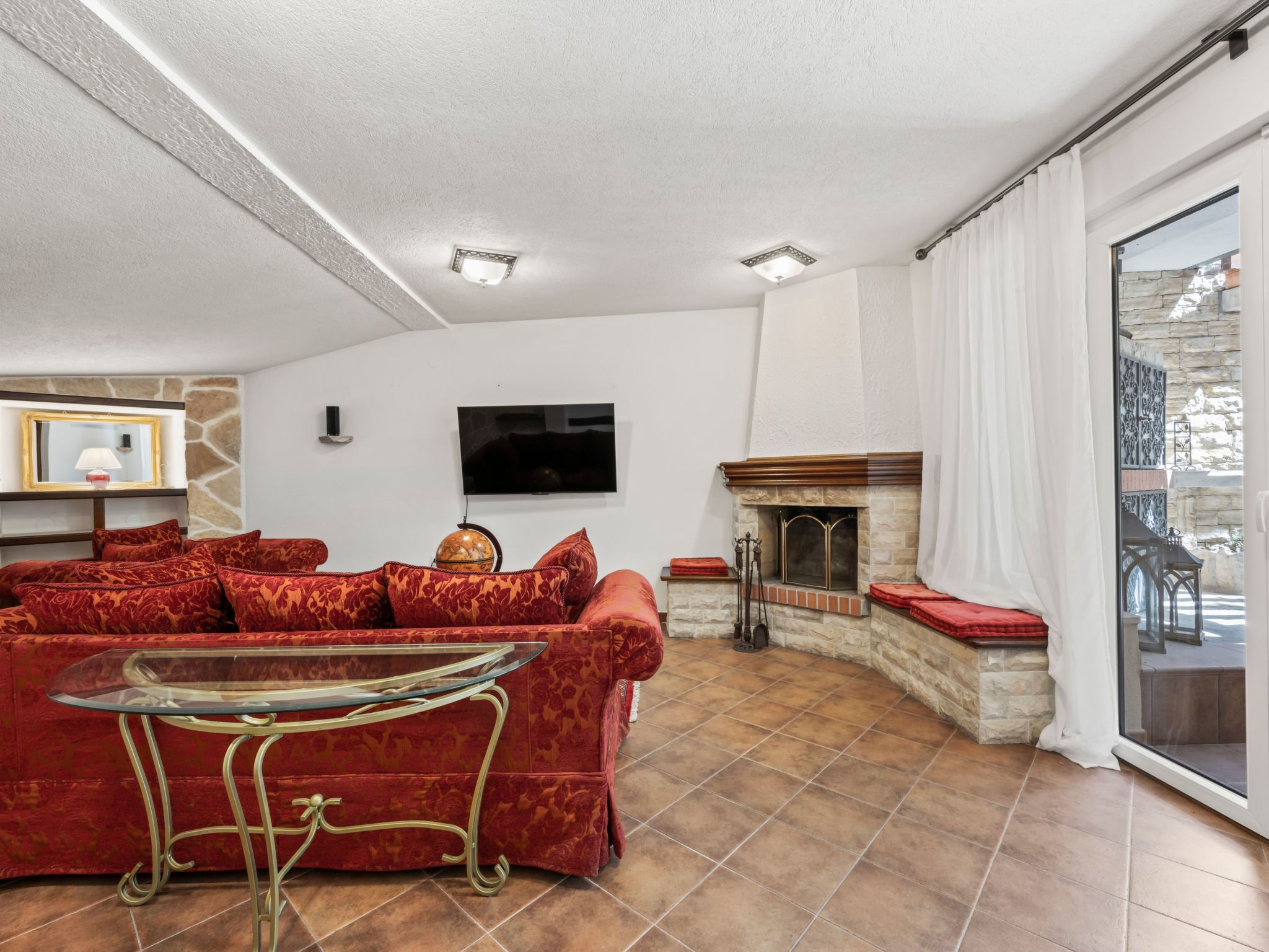 Villa Anna Varos-Image-tags.info