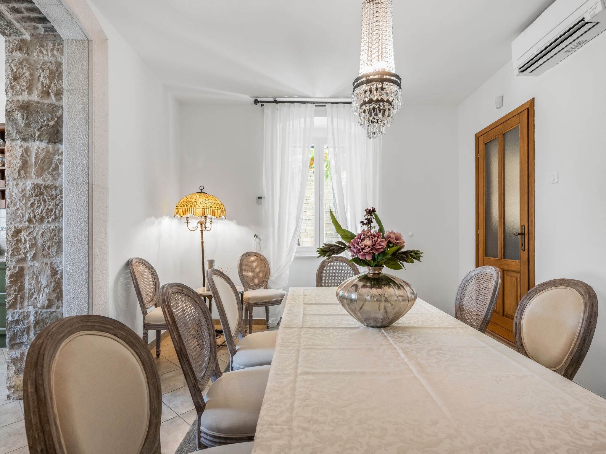 Villa Anna Varos-Image-tags.info