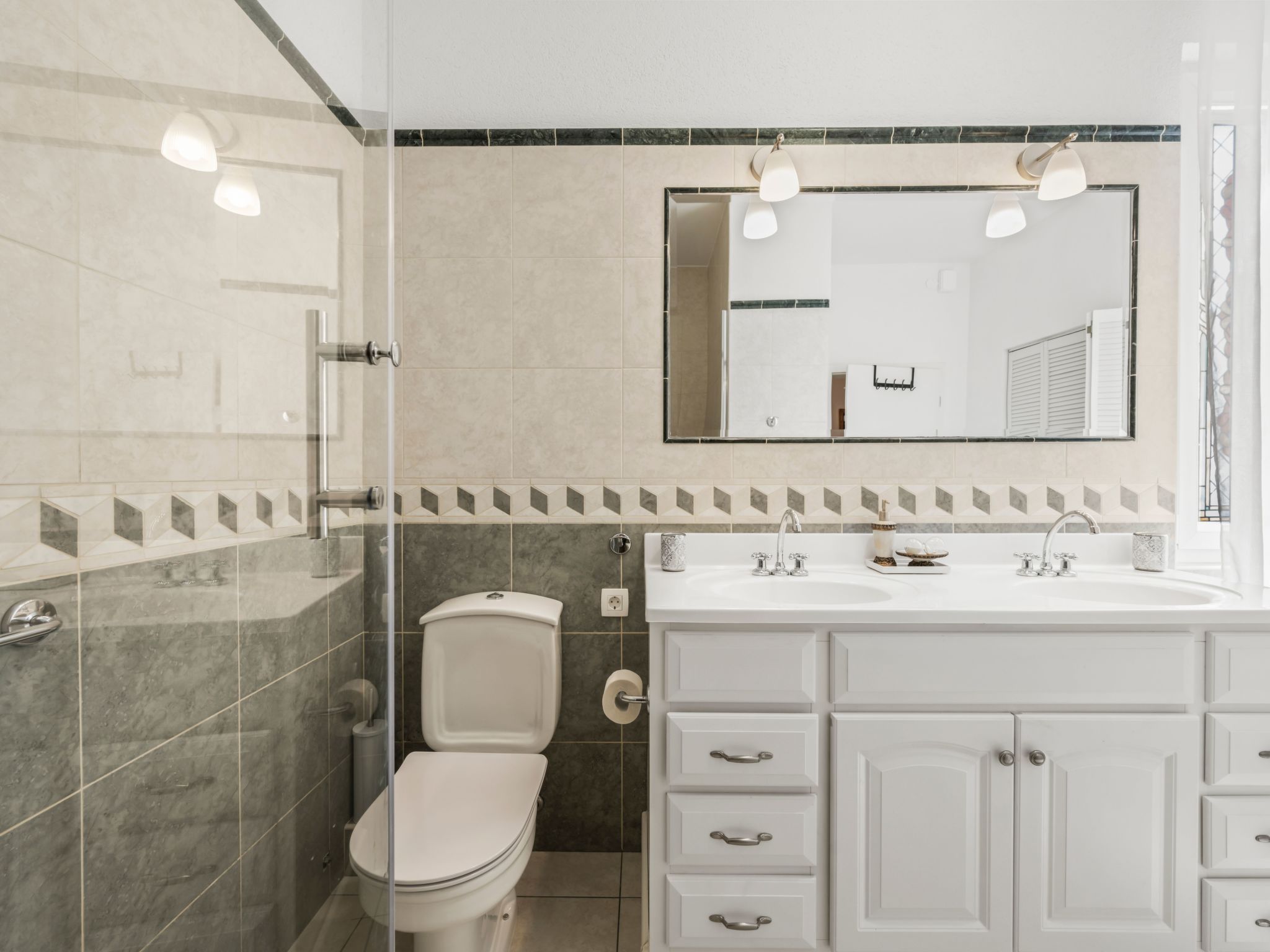 Villa Anna Varos-Image-tags.info