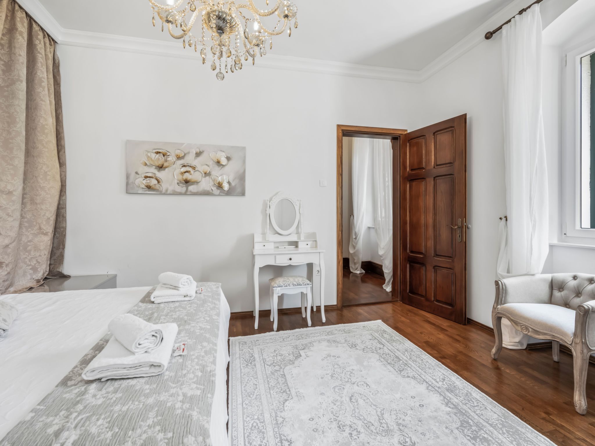 Villa Anna Varos-Image-tags.info