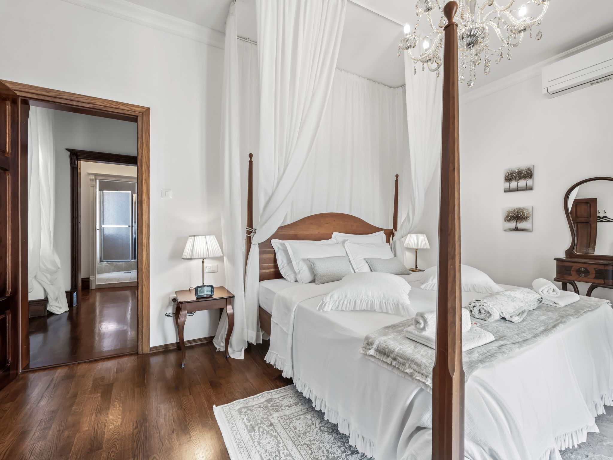 Villa Anna Varos-Image-tags.info