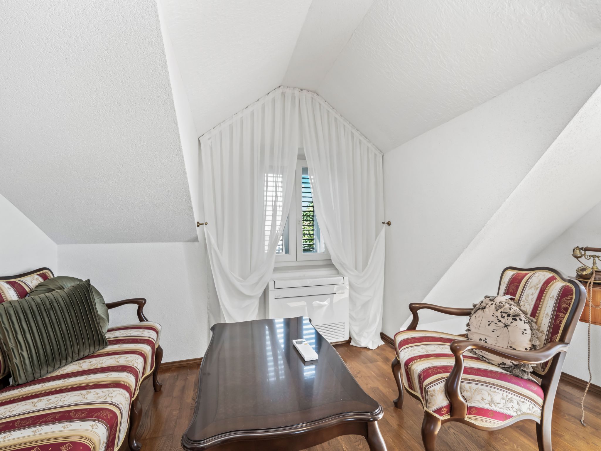 Villa Anna Varos-Image-tags.info