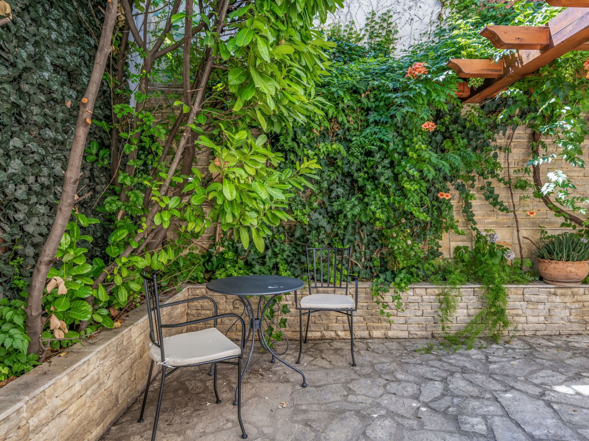 Villa Anna Varos-Image-tags.info