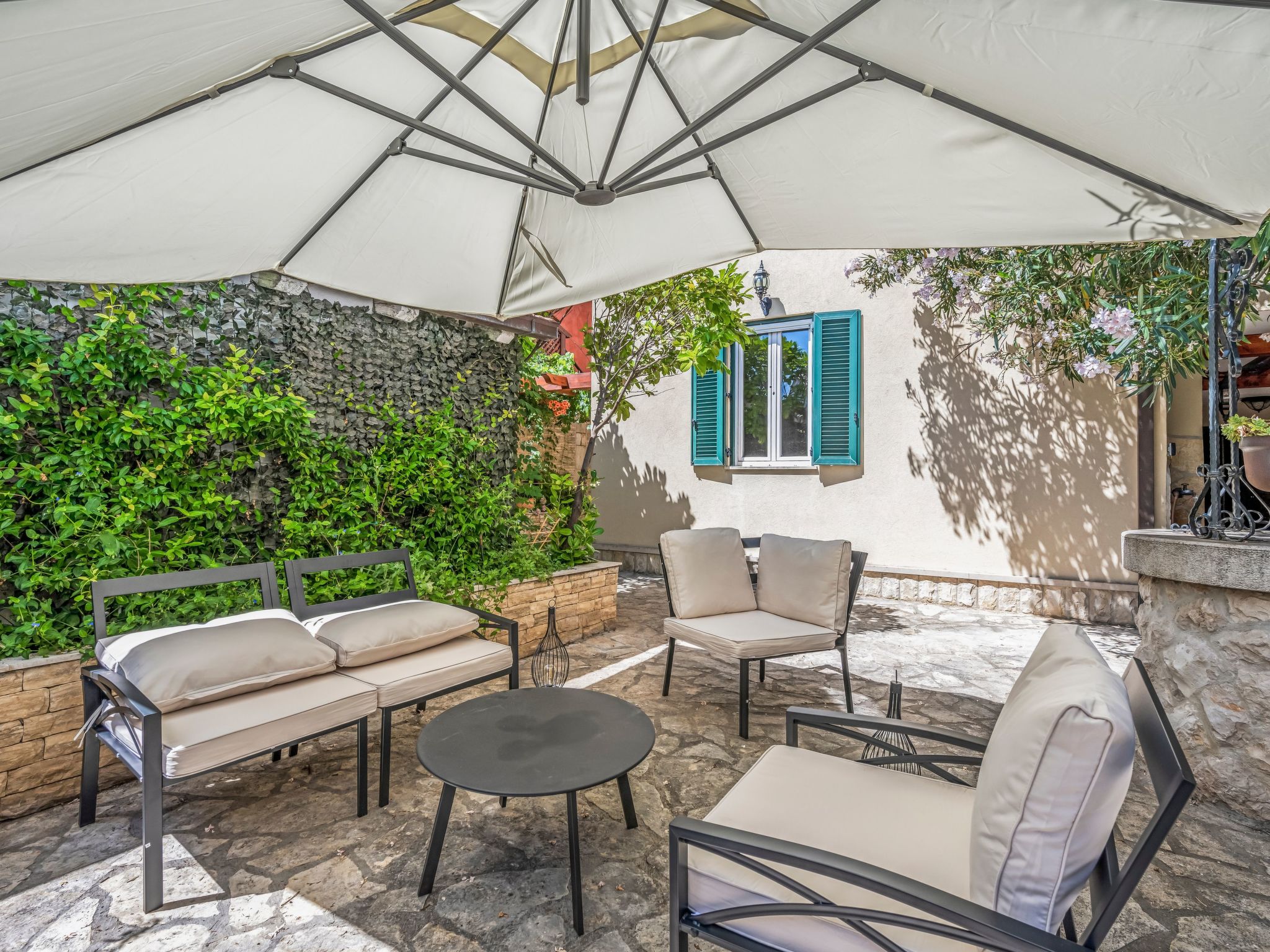 Villa Anna Varos-Image-tags.info