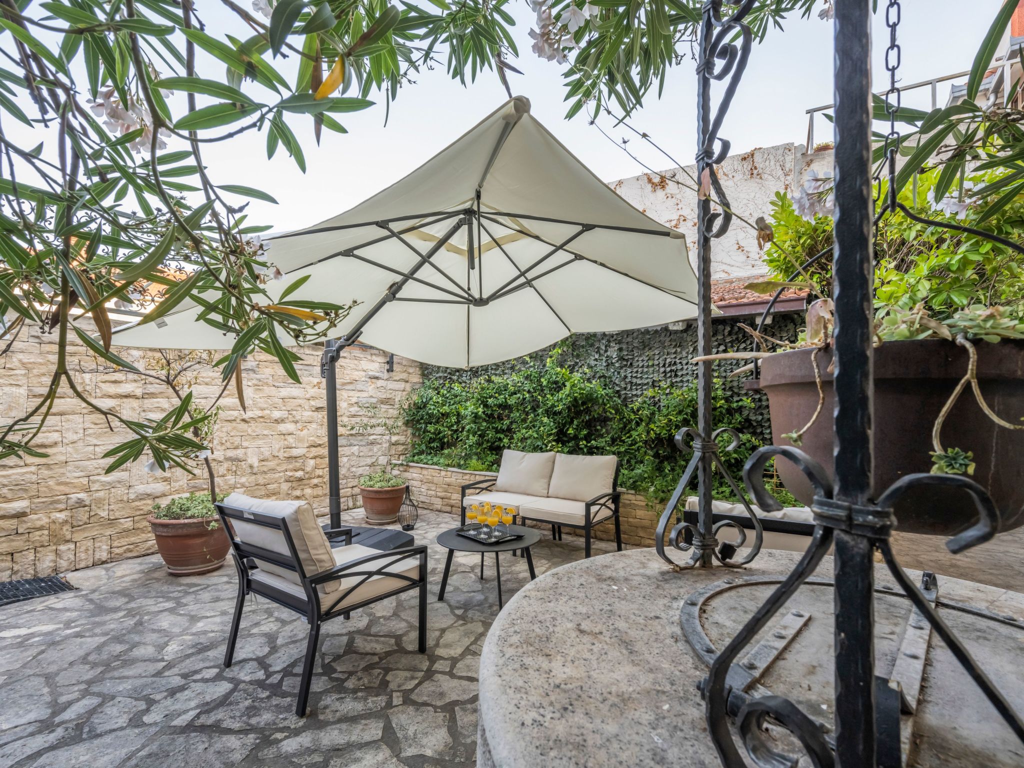 Villa Anna Varos-Image-tags.info