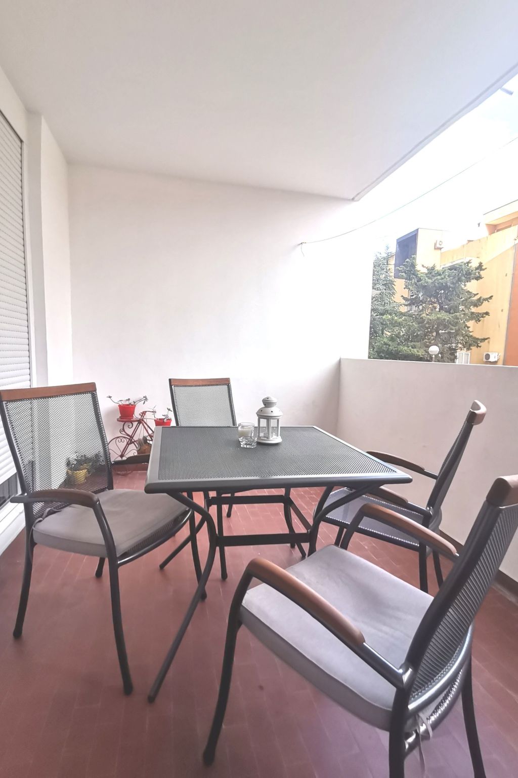 Wohnung mit Terrasse-Dedans