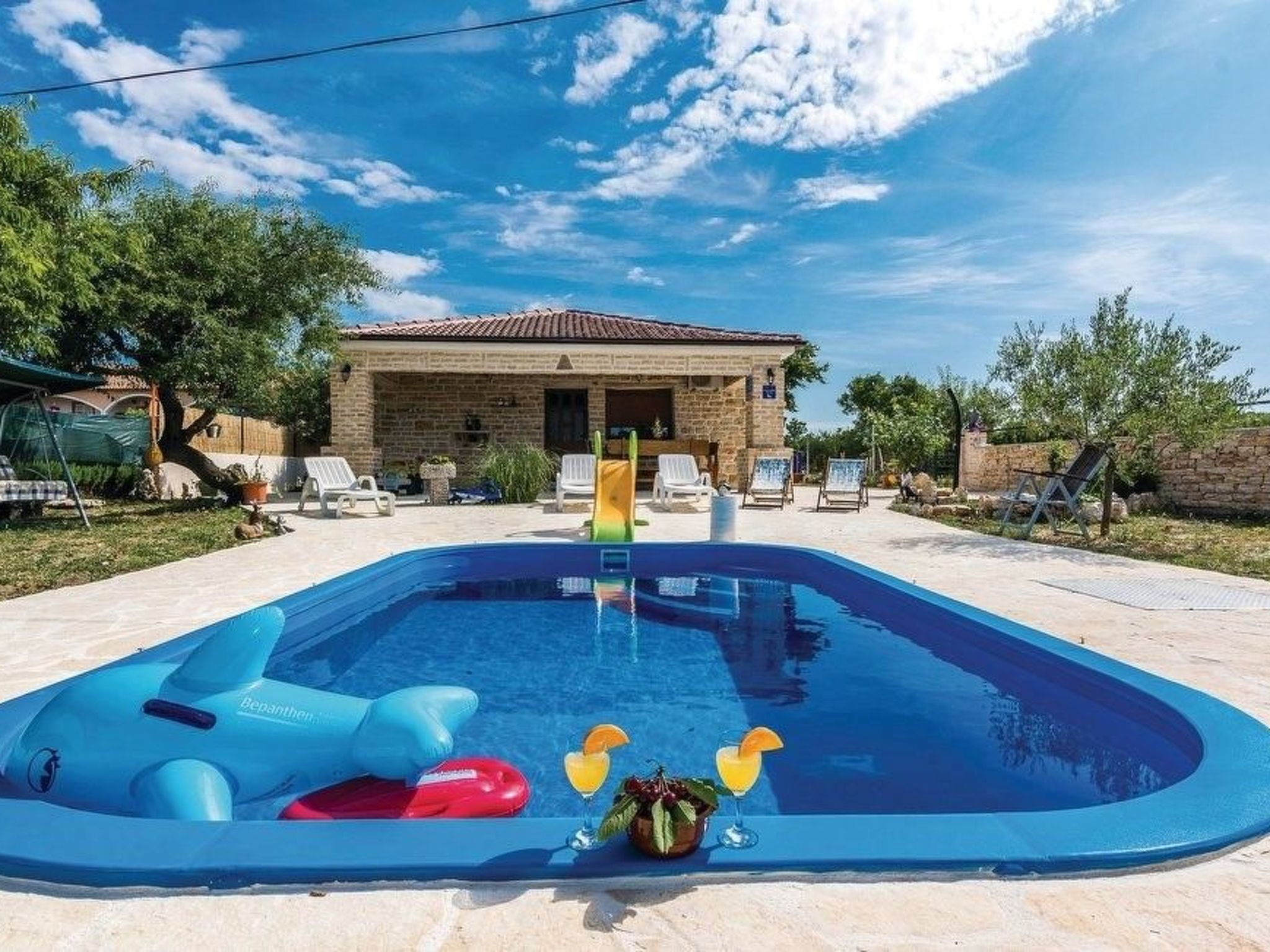 Villa Anita mit Privatpool in Budak-Drinnen