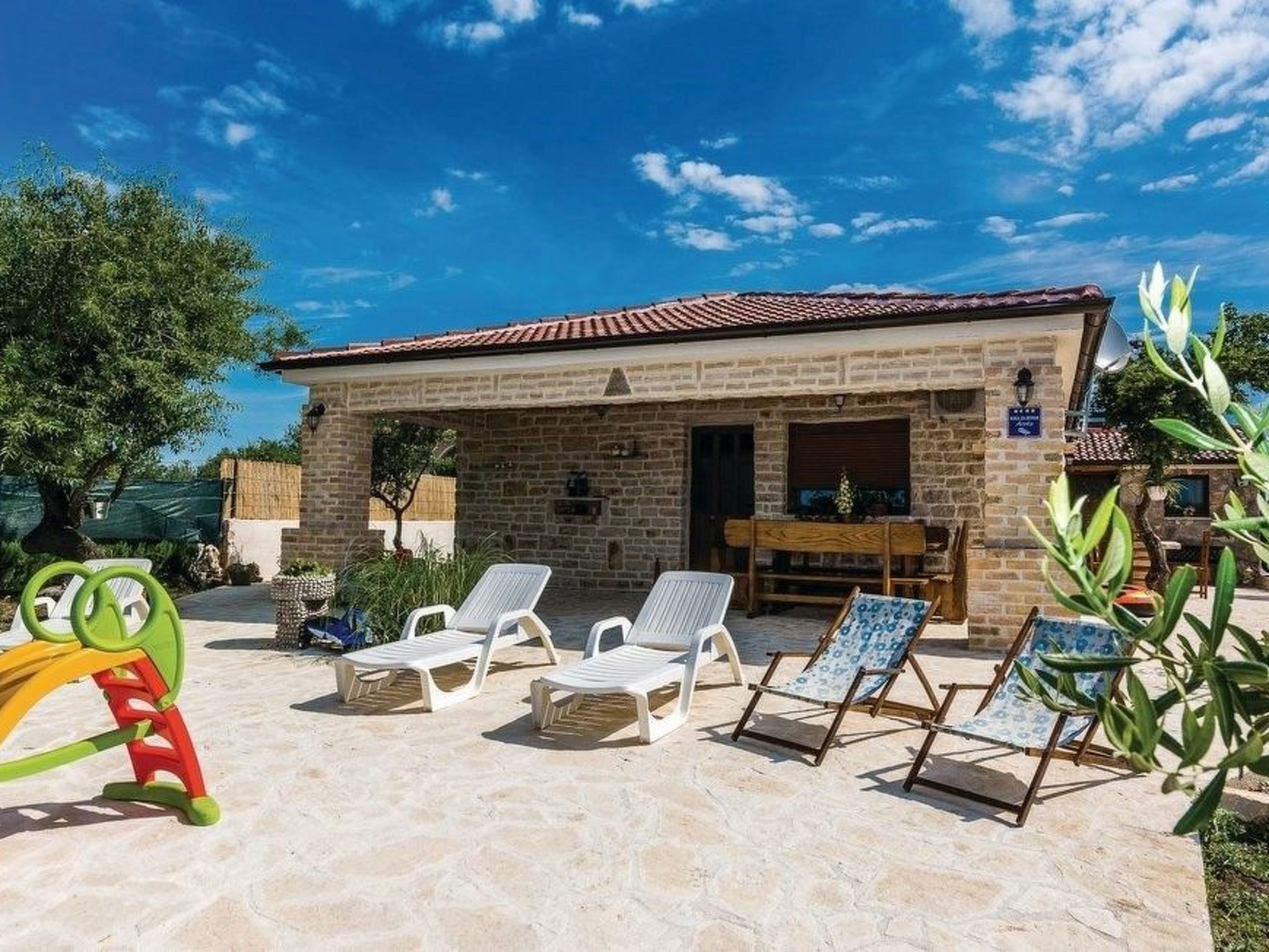 Villa Anita mit Privatpool in Budak-Drinnen