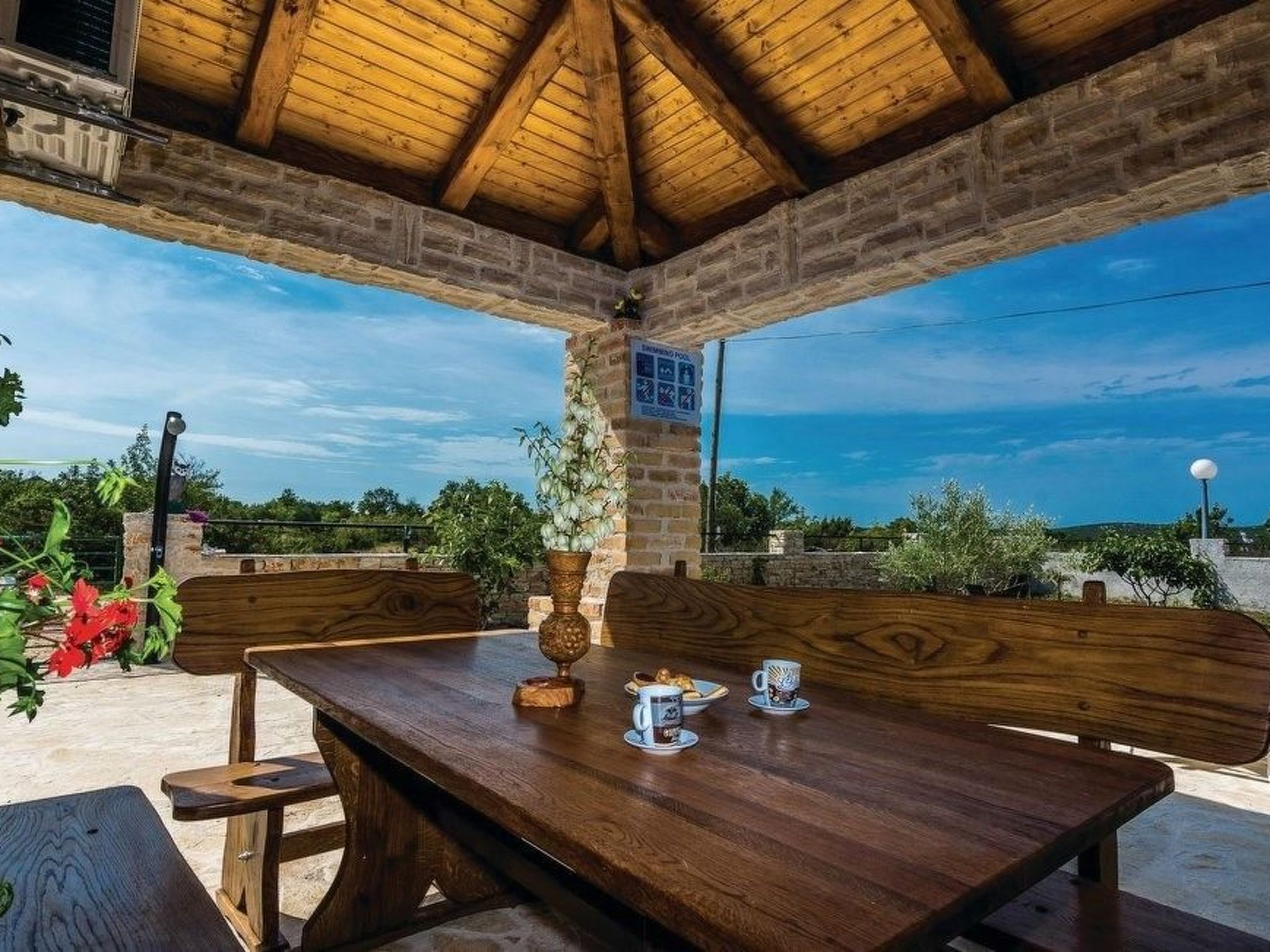 Villa Anita mit Privatpool in Budak-Drinnen