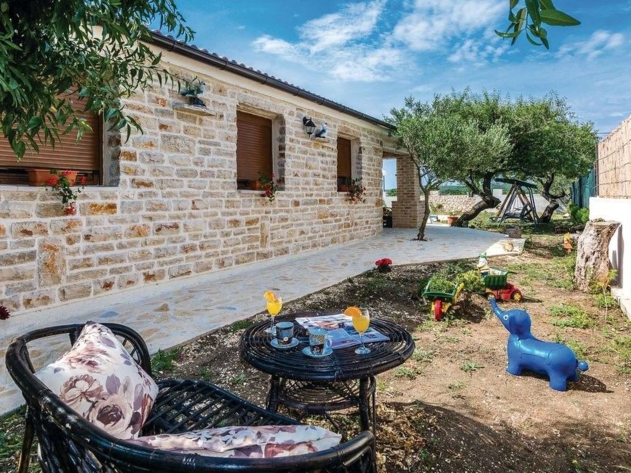 Villa Anita mit Privatpool in Budak-Drinnen