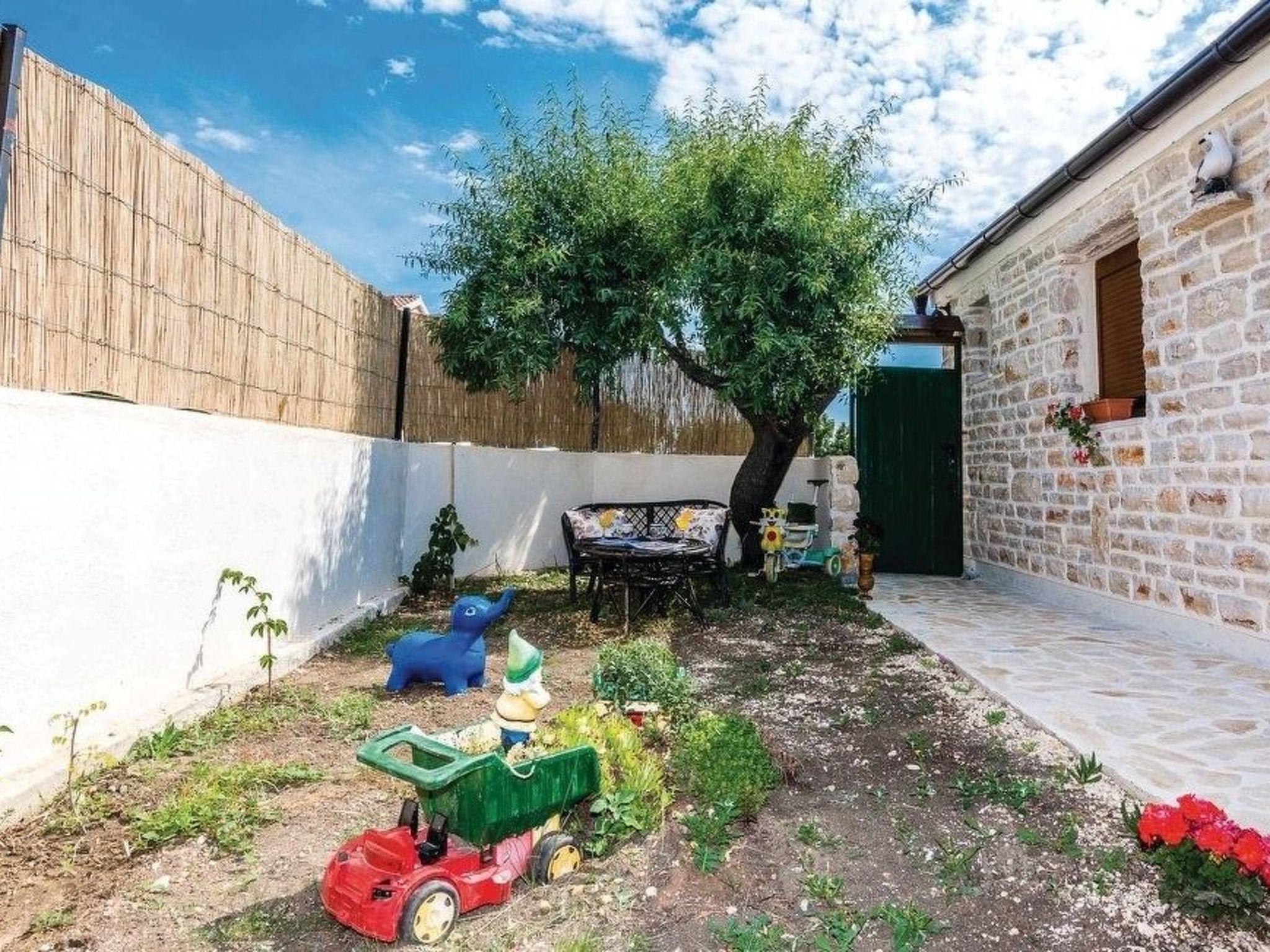 Villa Anita mit Privatpool in Budak-Drinnen