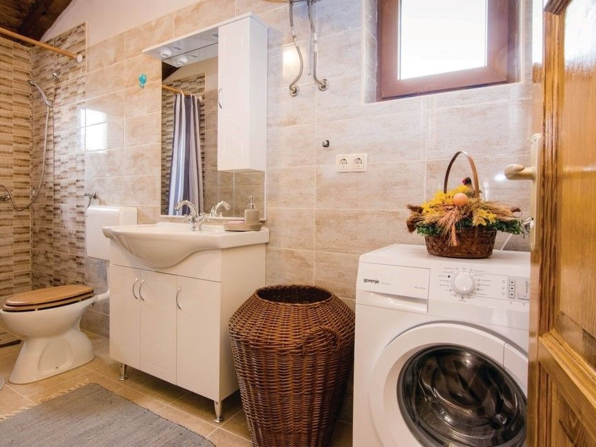 Villa Anita mit Privatpool in Budak-Drinnen