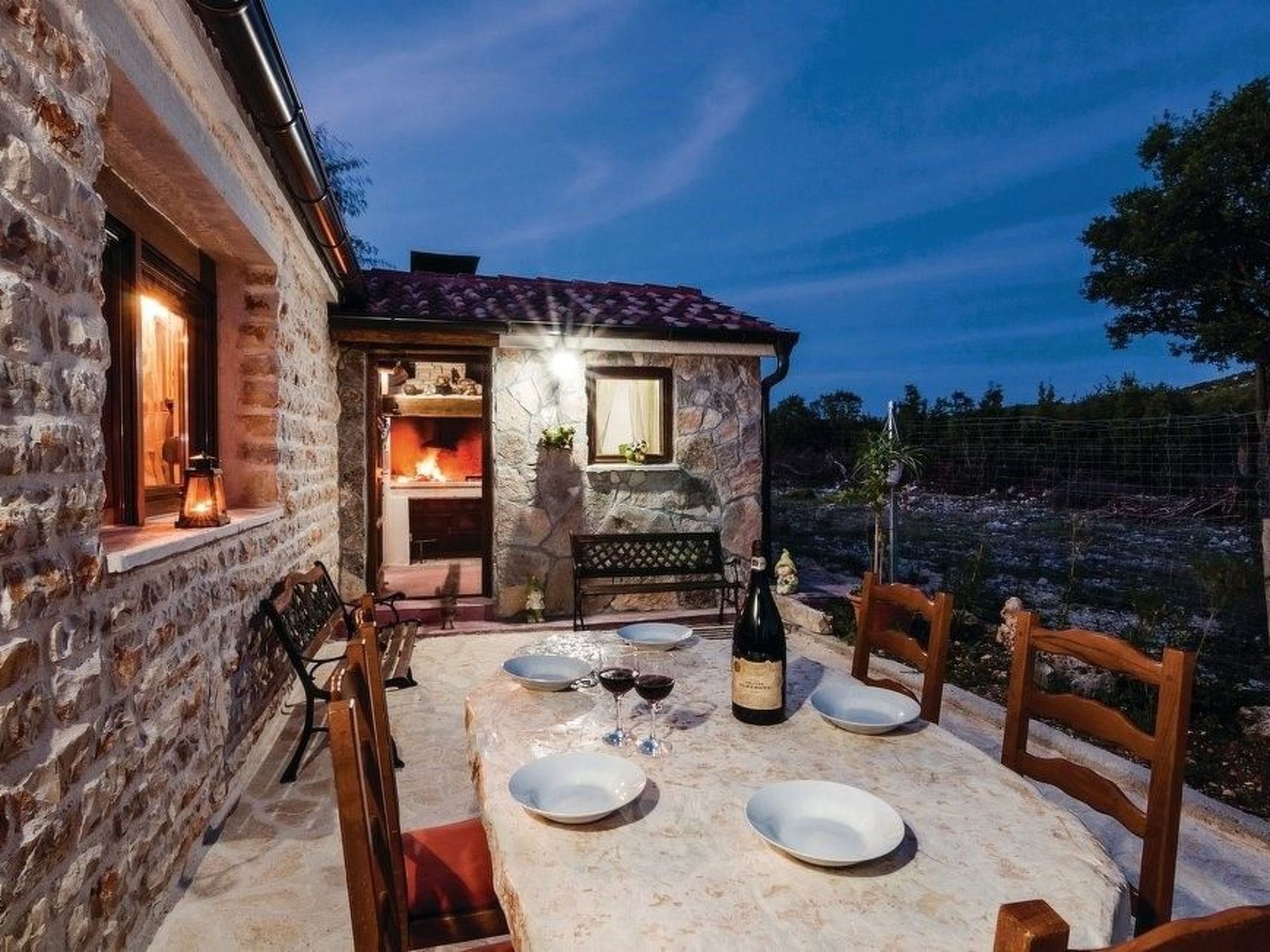 Villa Anita mit Privatpool in Budak-Drinnen