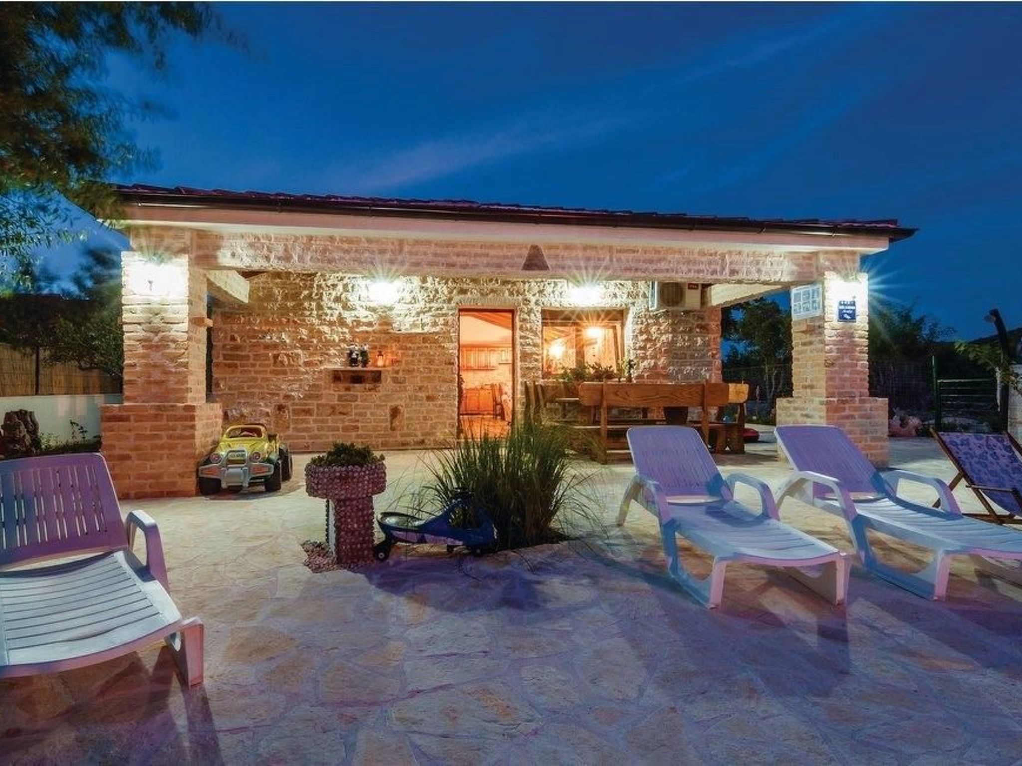 Villa Anita mit Privatpool in Budak