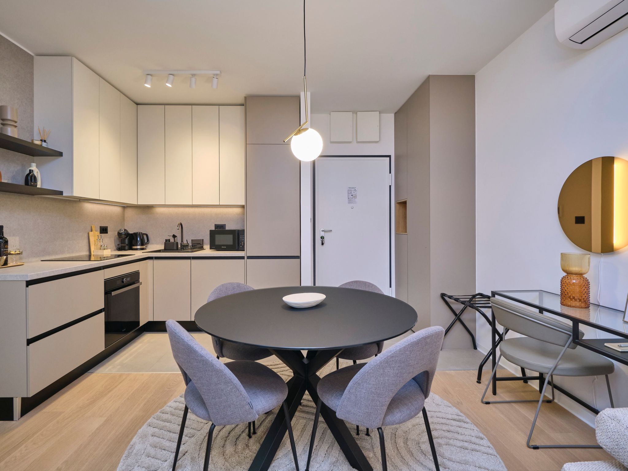 "Splitful Apartment"-Dedans