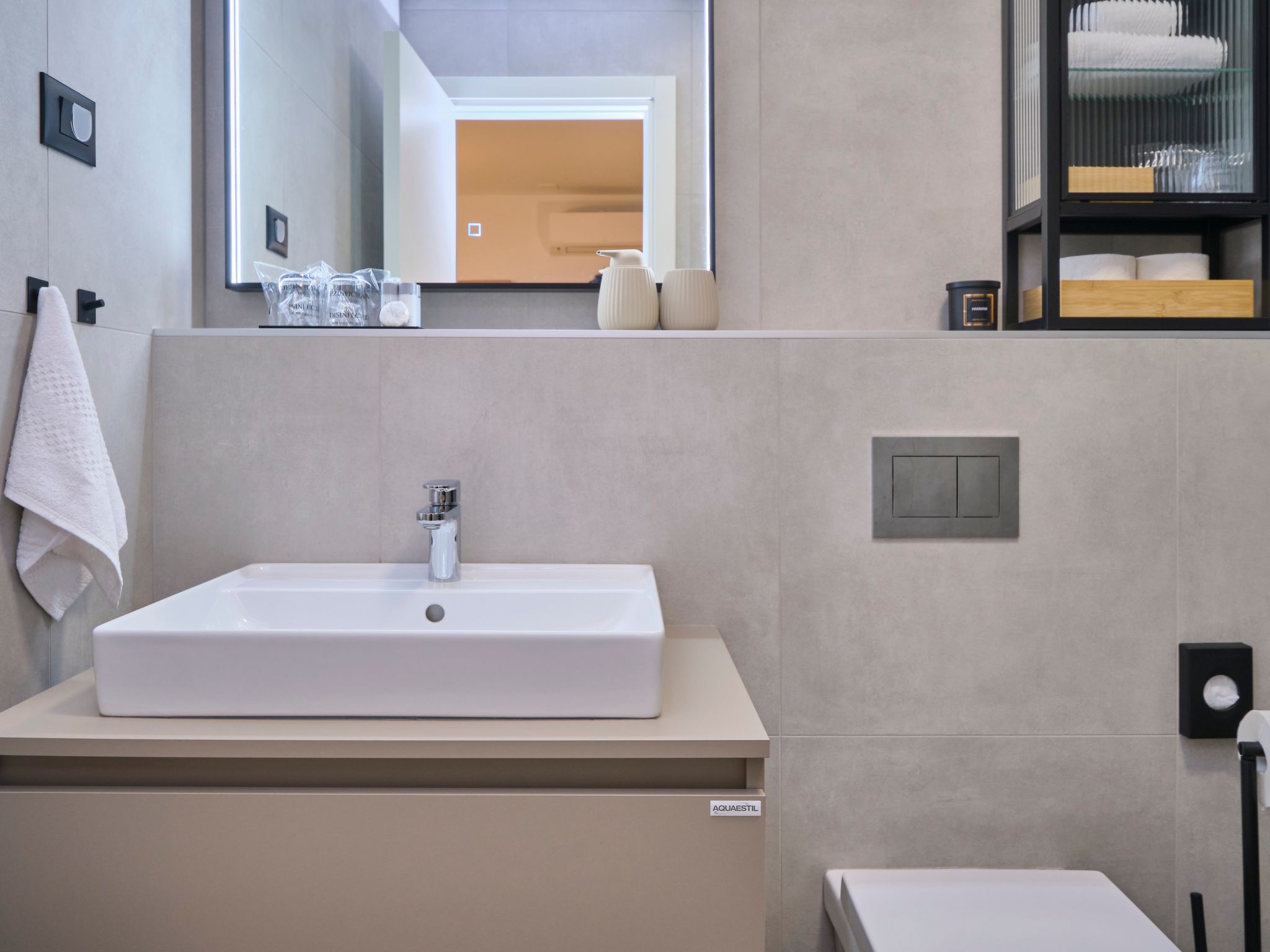 "Splitful Apartment"-Dedans