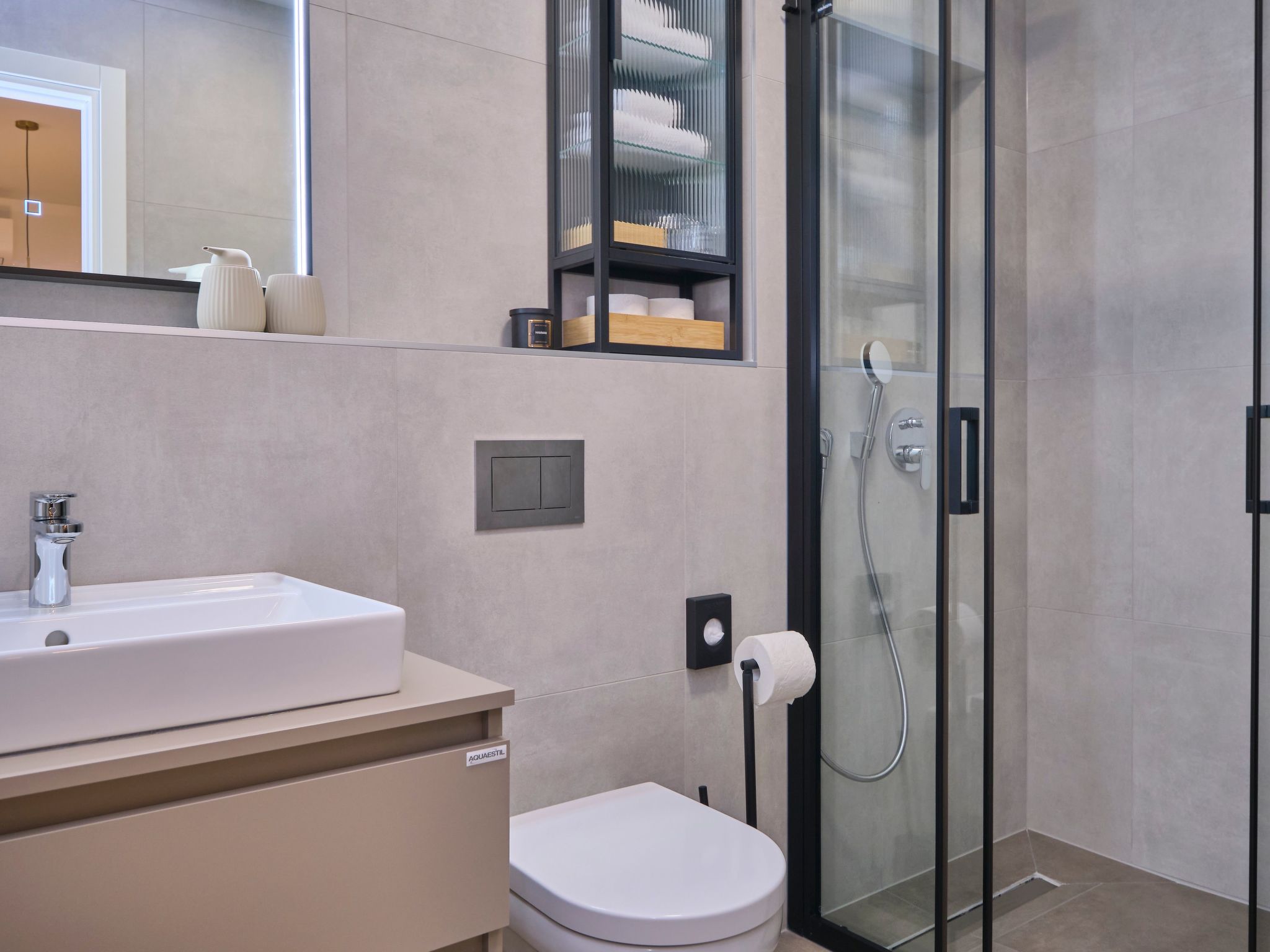 "Splitful Apartment"-Dedans