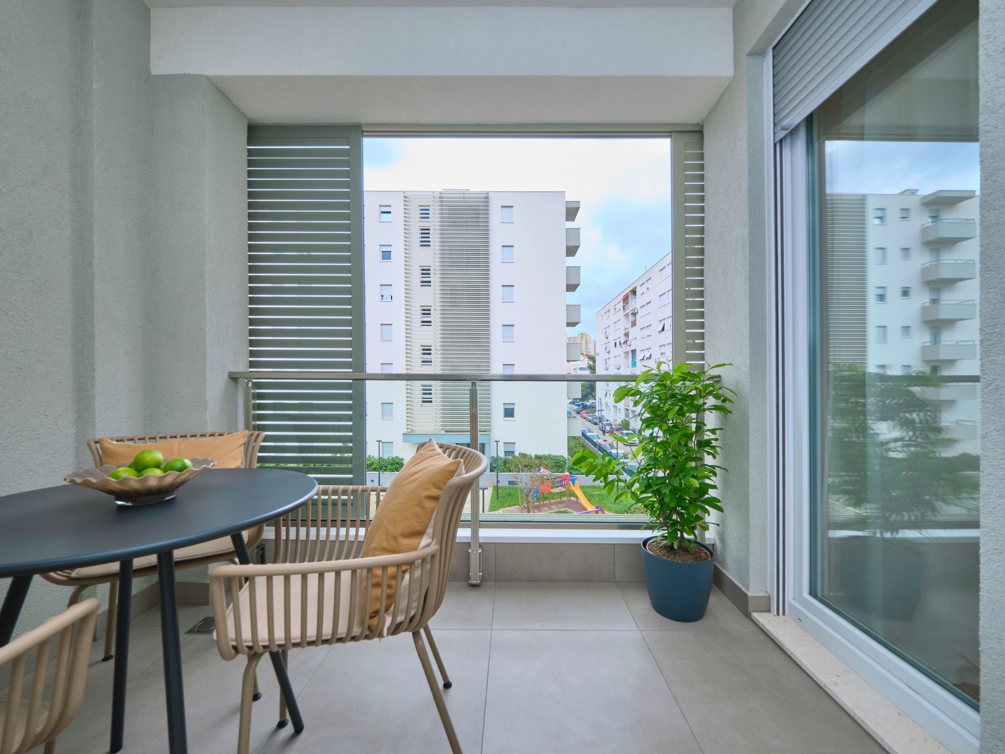 "Splitful Apartment"-Dedans