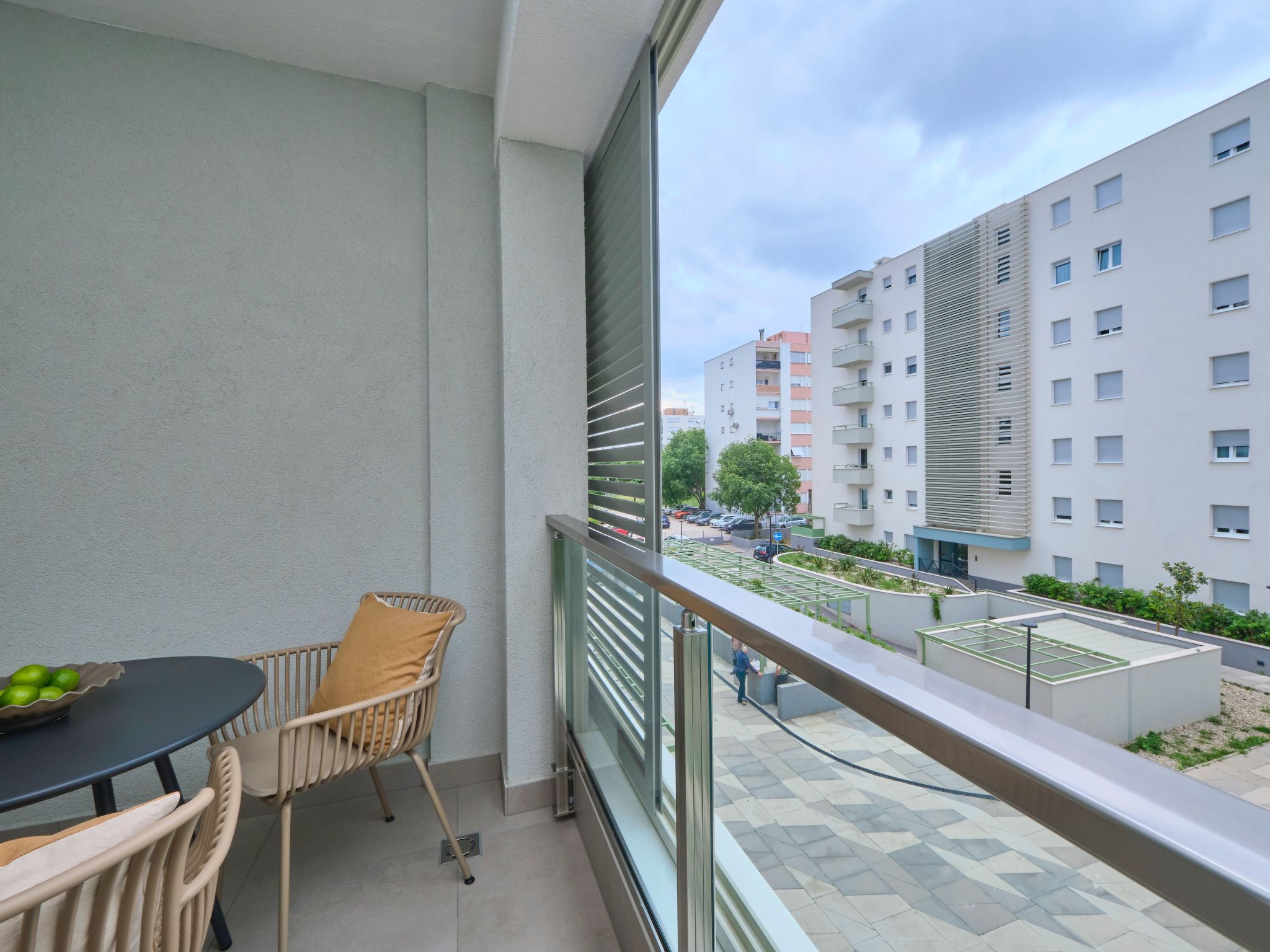 "Splitful Apartment"-Dedans