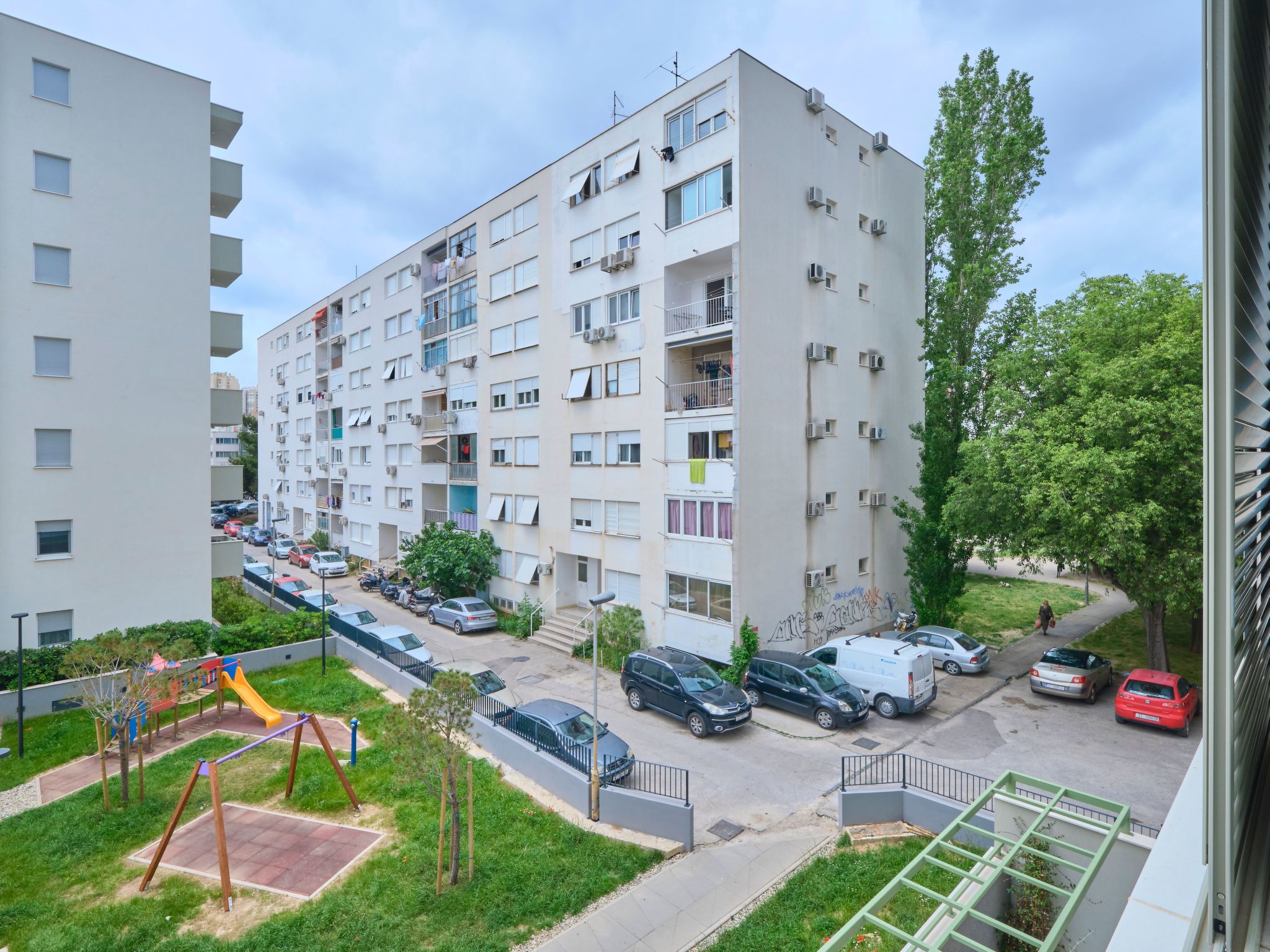 "Splitful Apartment"