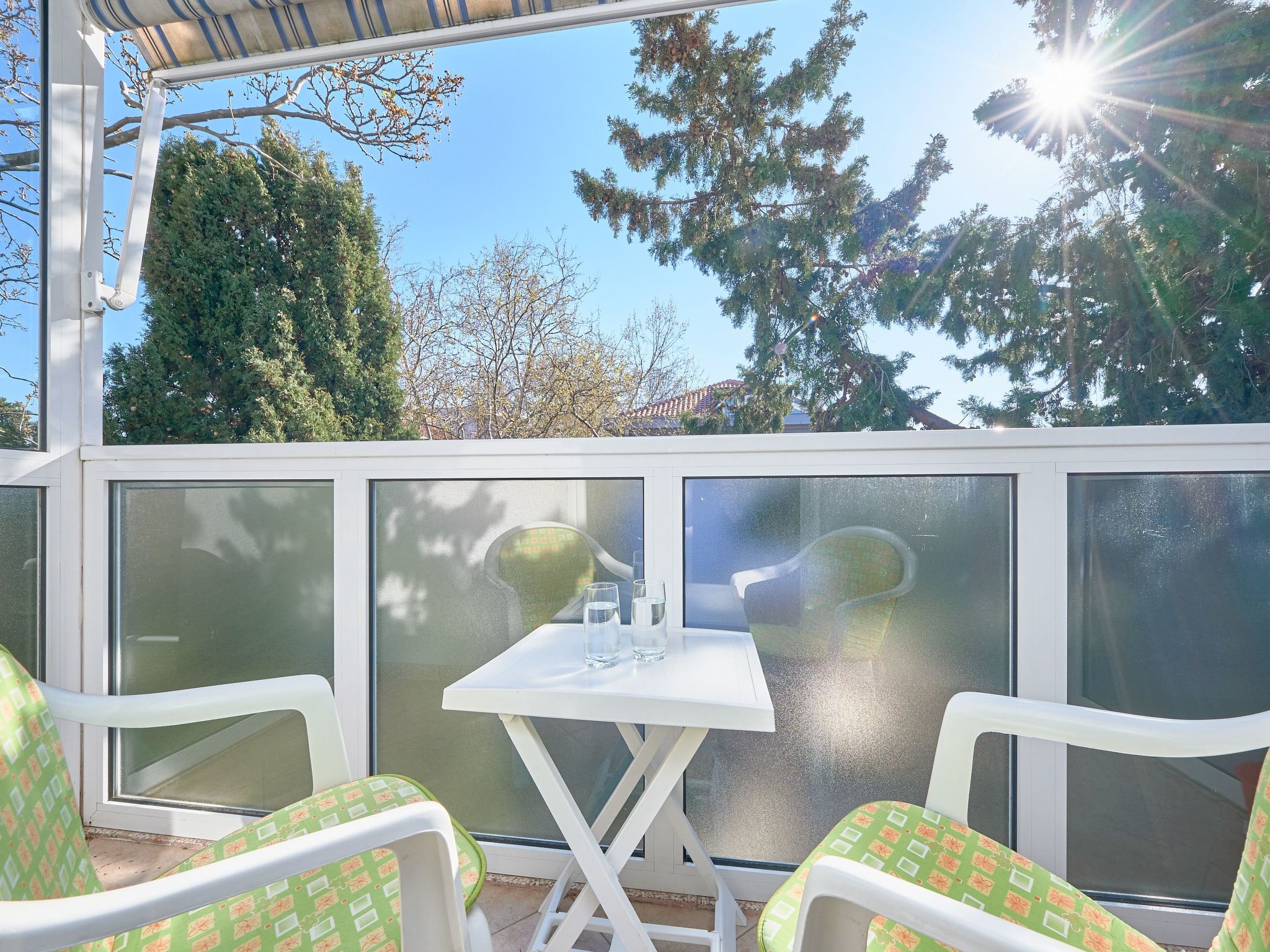 Andrea mit Stadtblick-Dedans