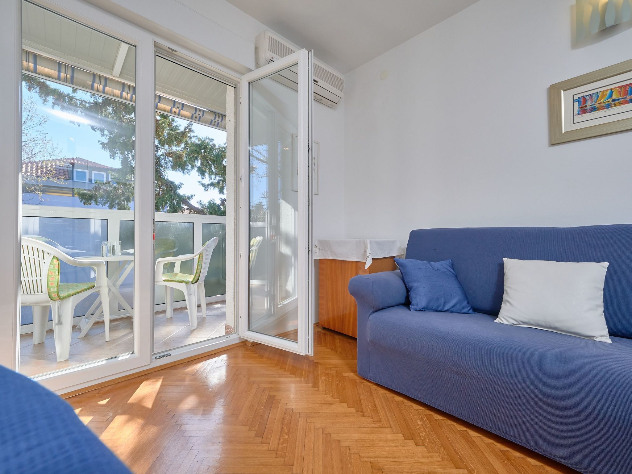 Andrea mit Stadtblick-Dedans