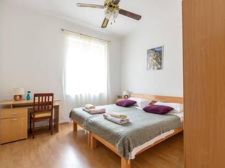 Vrijstaand appartement in Dragovode op 300 meter van de zee in Dragovode