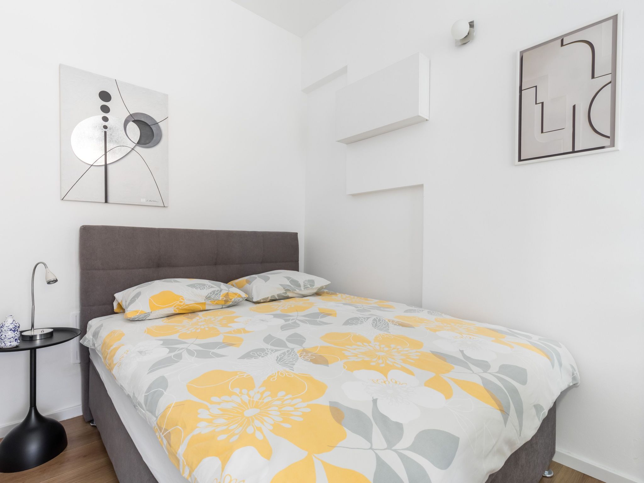 Studio im Erdgeschoss, beim berühmten Znjan-Strand-Dedans