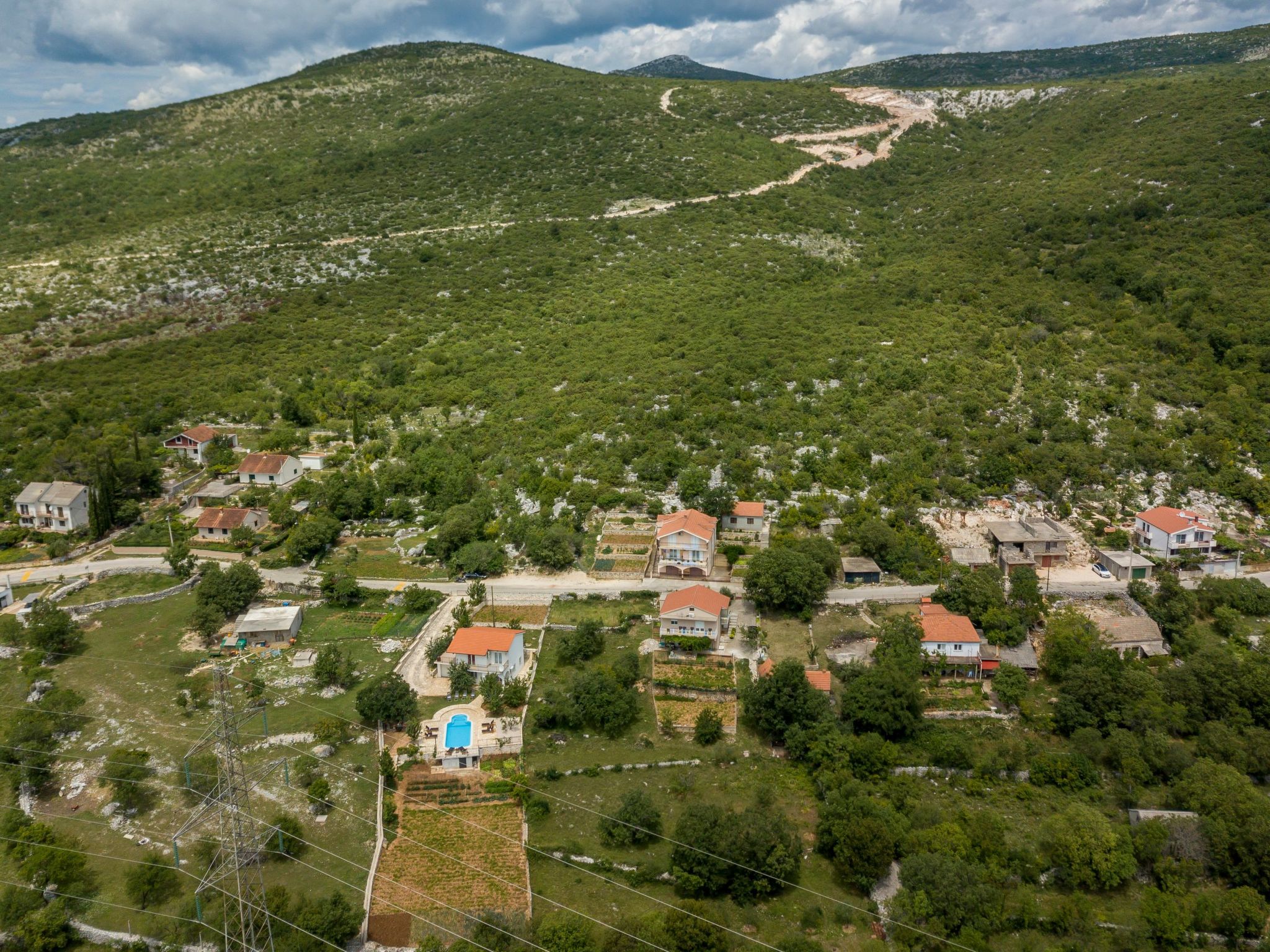 Villa Podrugovi Dvori mit Pool-Inside