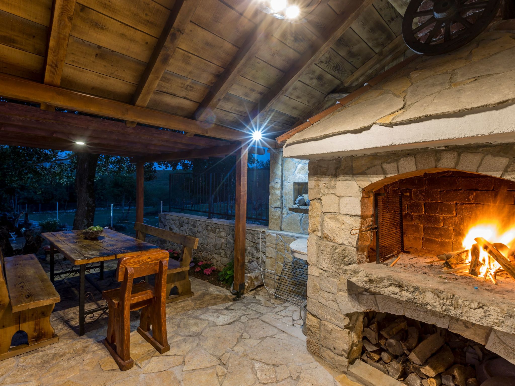 Villa Podrugovi Dvori mit Pool-Inside