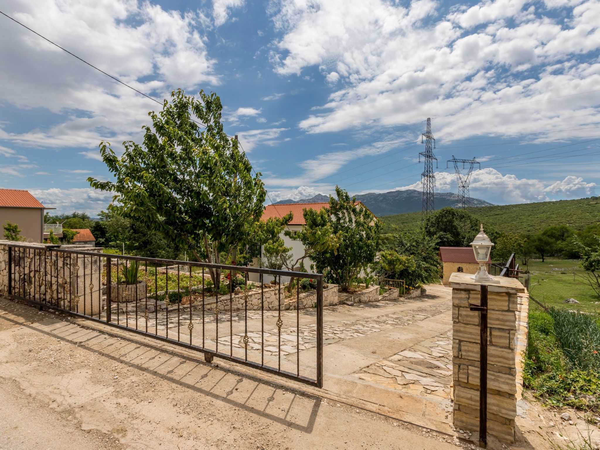 Villa Podrugovi Dvori mit Pool-Inside