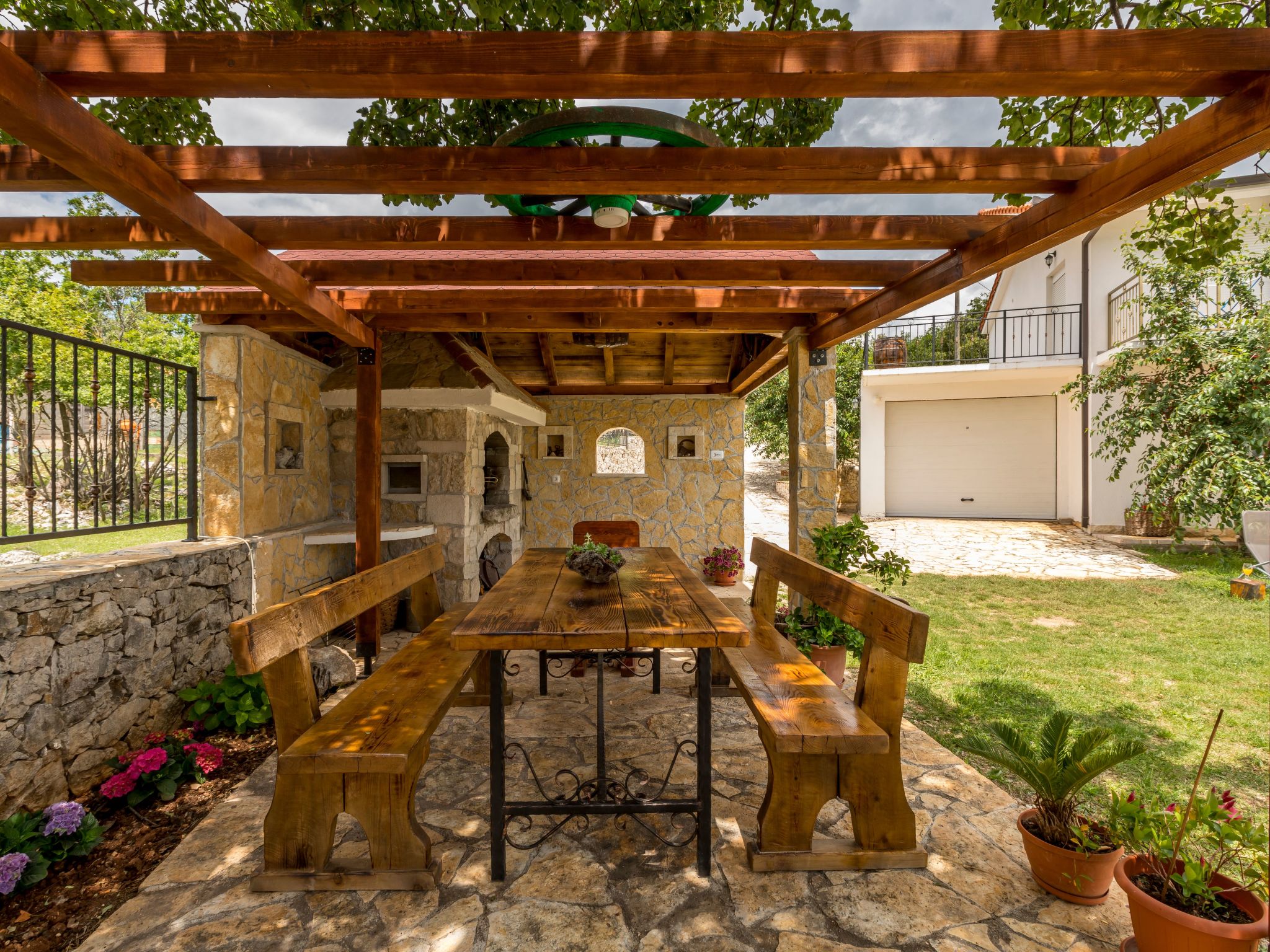 Villa Podrugovi Dvori mit Pool-Inside