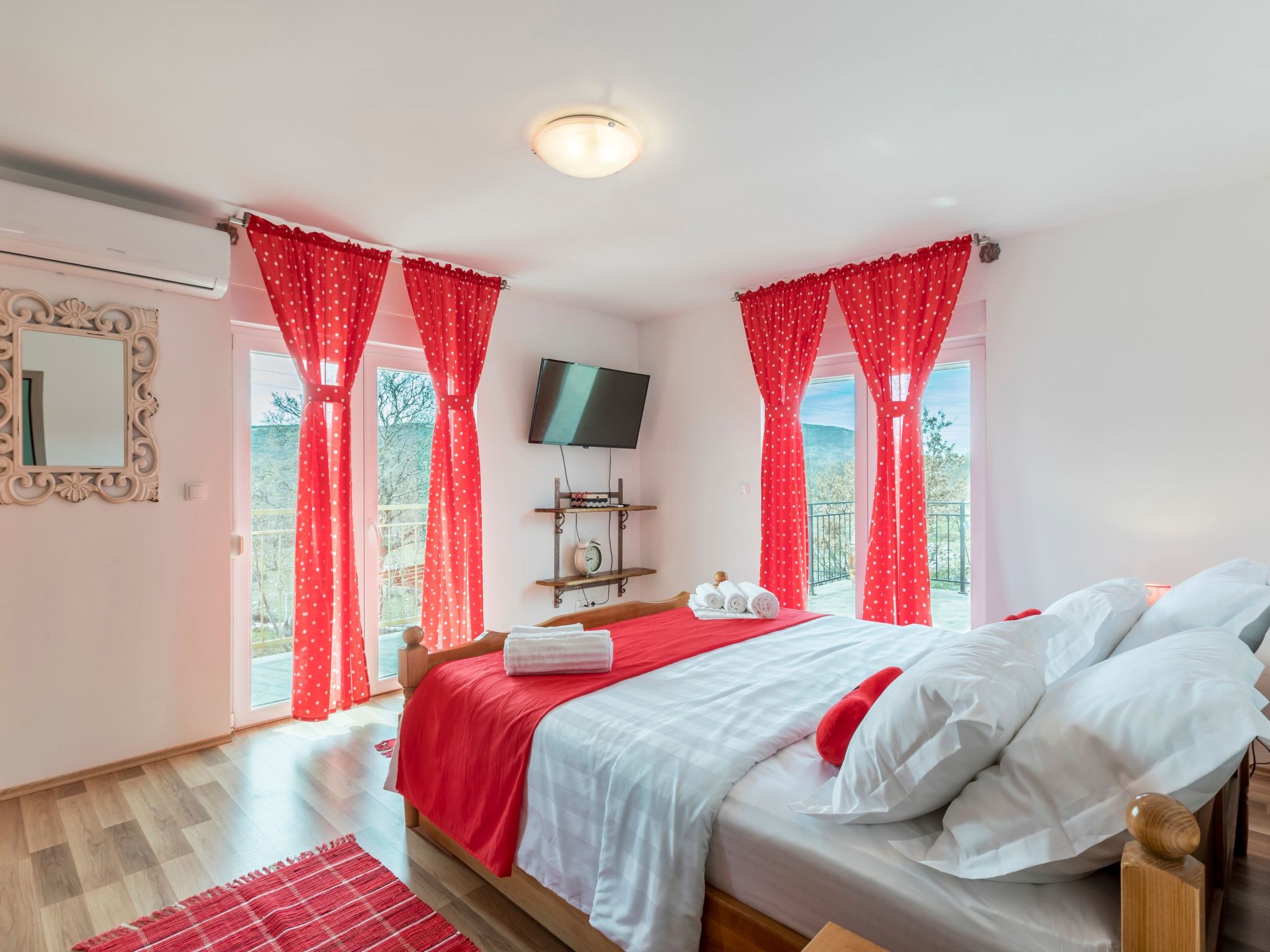 Villa Podrugovi Dvori mit Pool-Inside