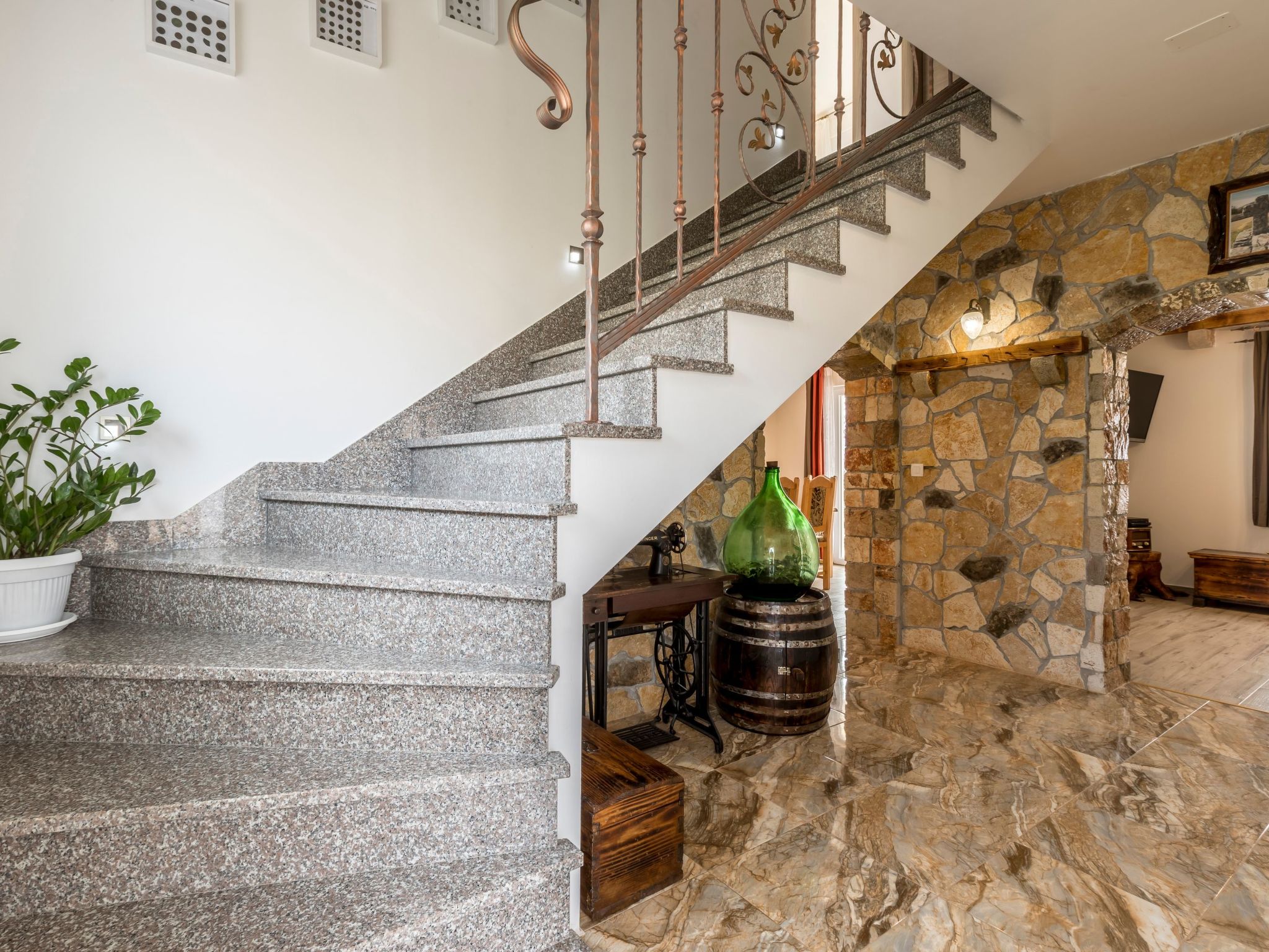 Villa Podrugovi Dvori mit Pool-Inside